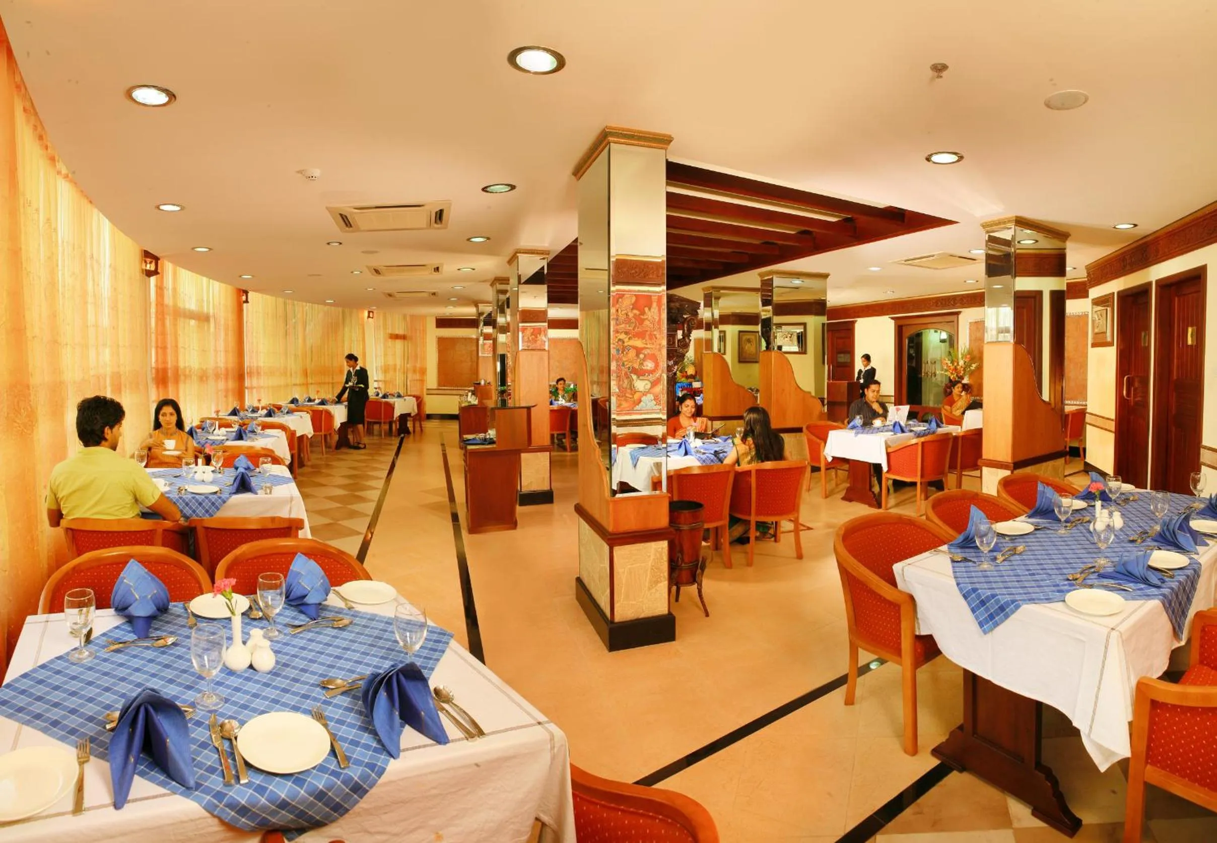 Restaurant/places to eat in Regant Lake Palace Hotel