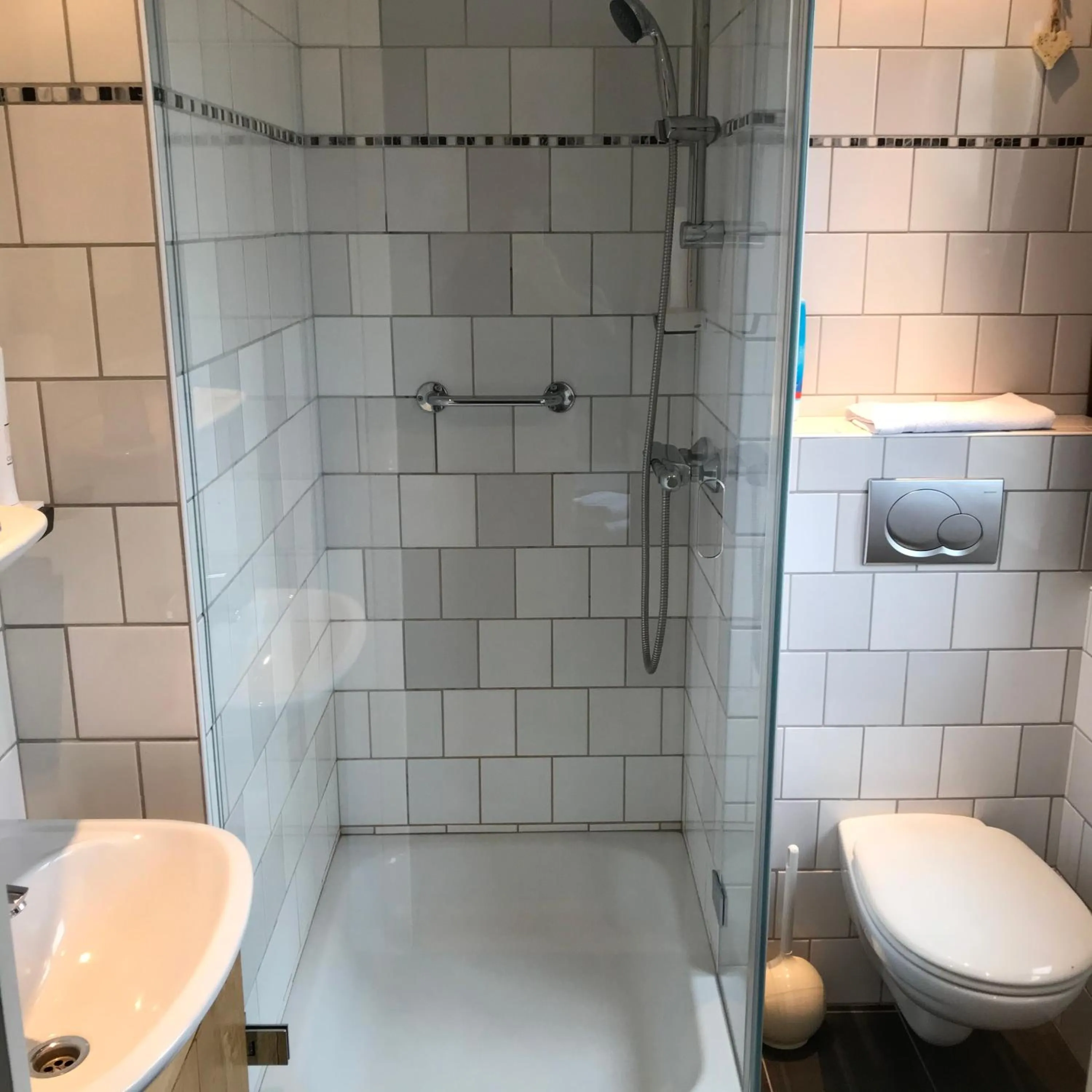 Bathroom in Hotel de Plank - alle kamers met airconditioning