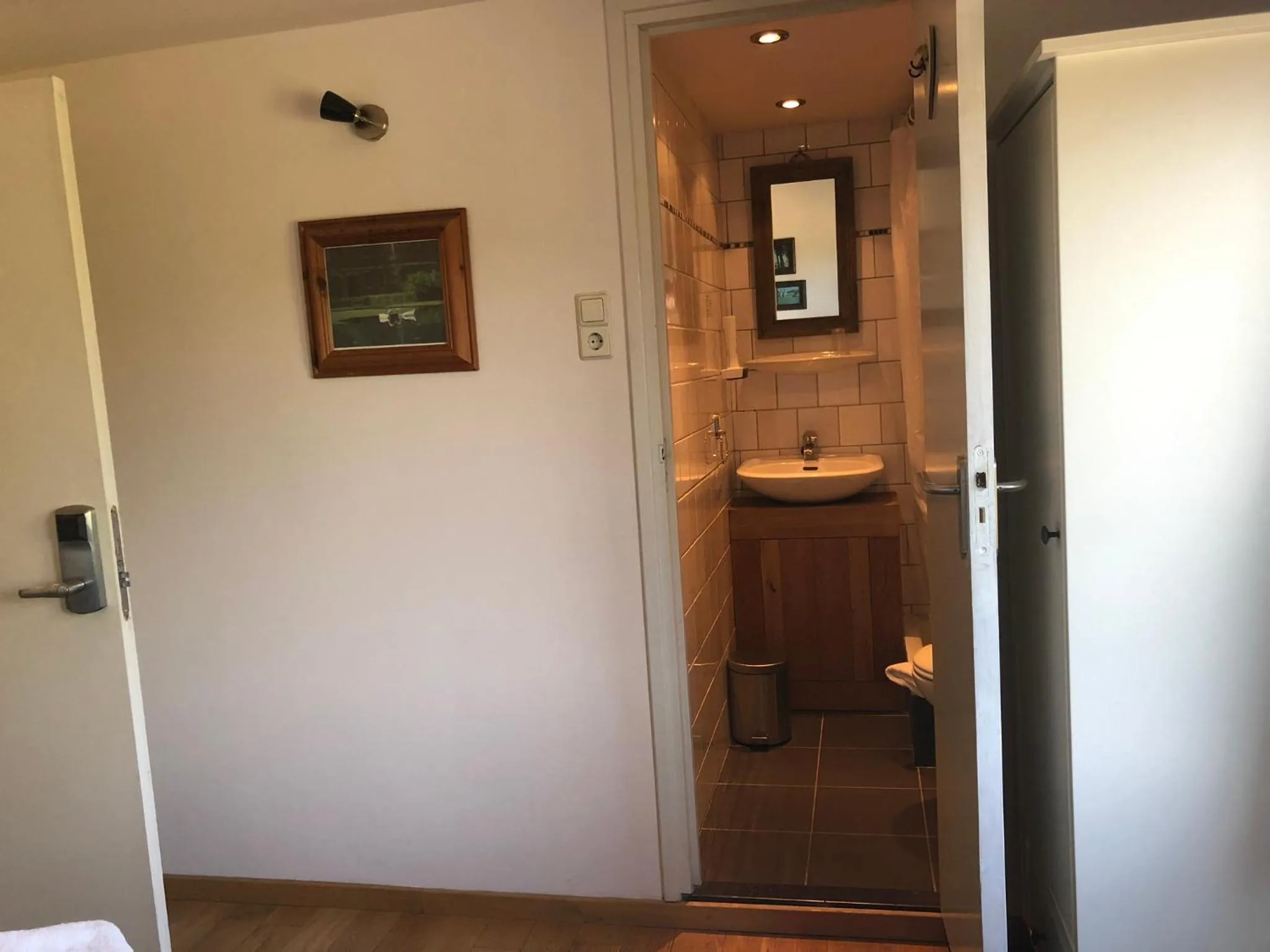 Bathroom in Hotel de Plank - alle kamers met airconditioning