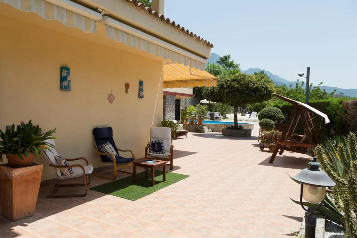 Property building in B&B Villa Meridiana