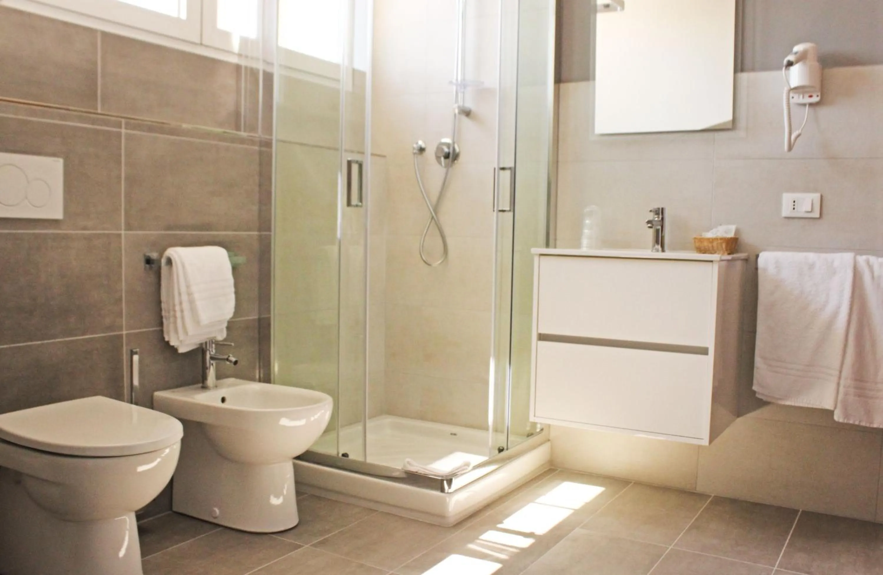 Shower in Hotel Loreley