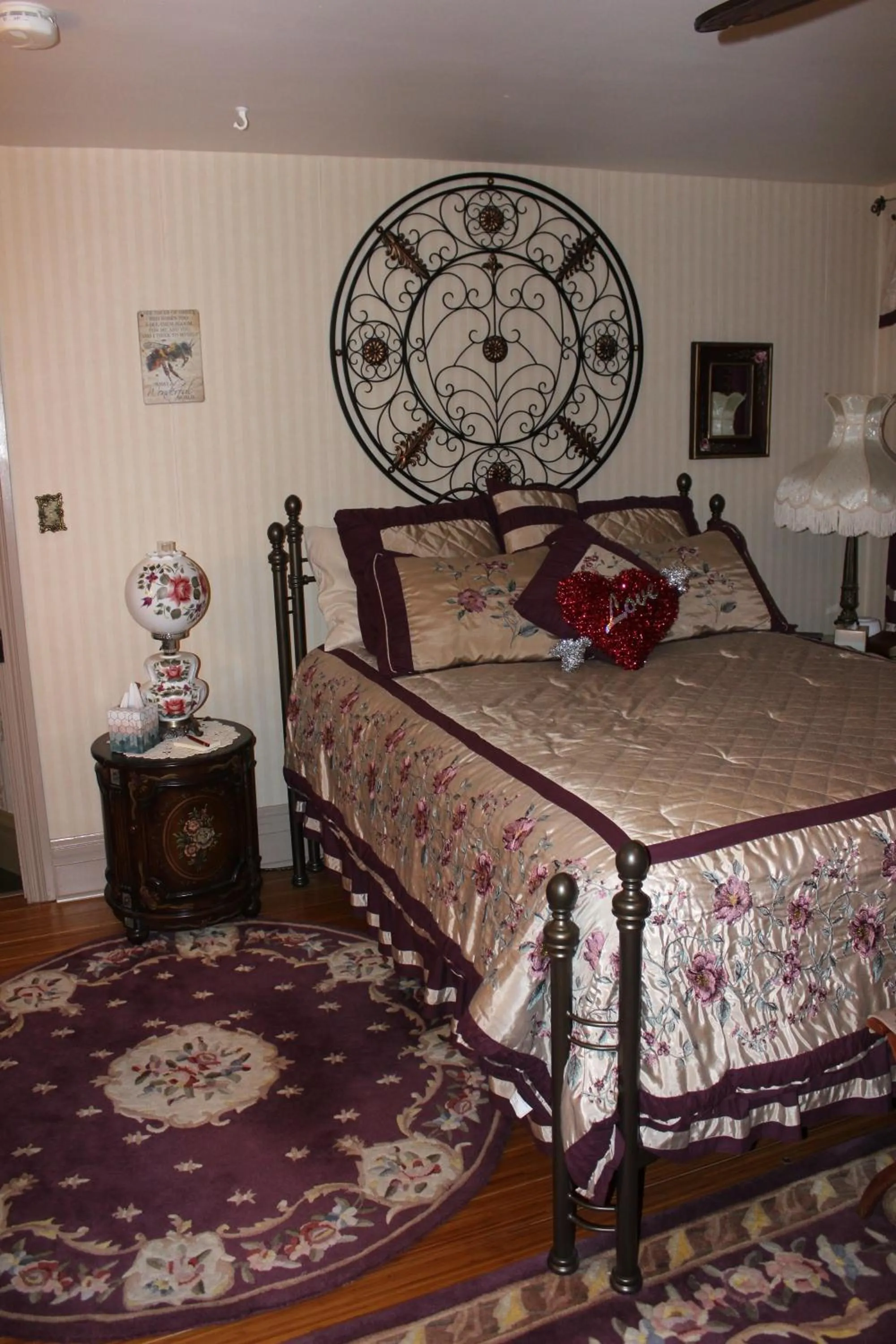 Bed in Carriage Stop Bed & Breakfast