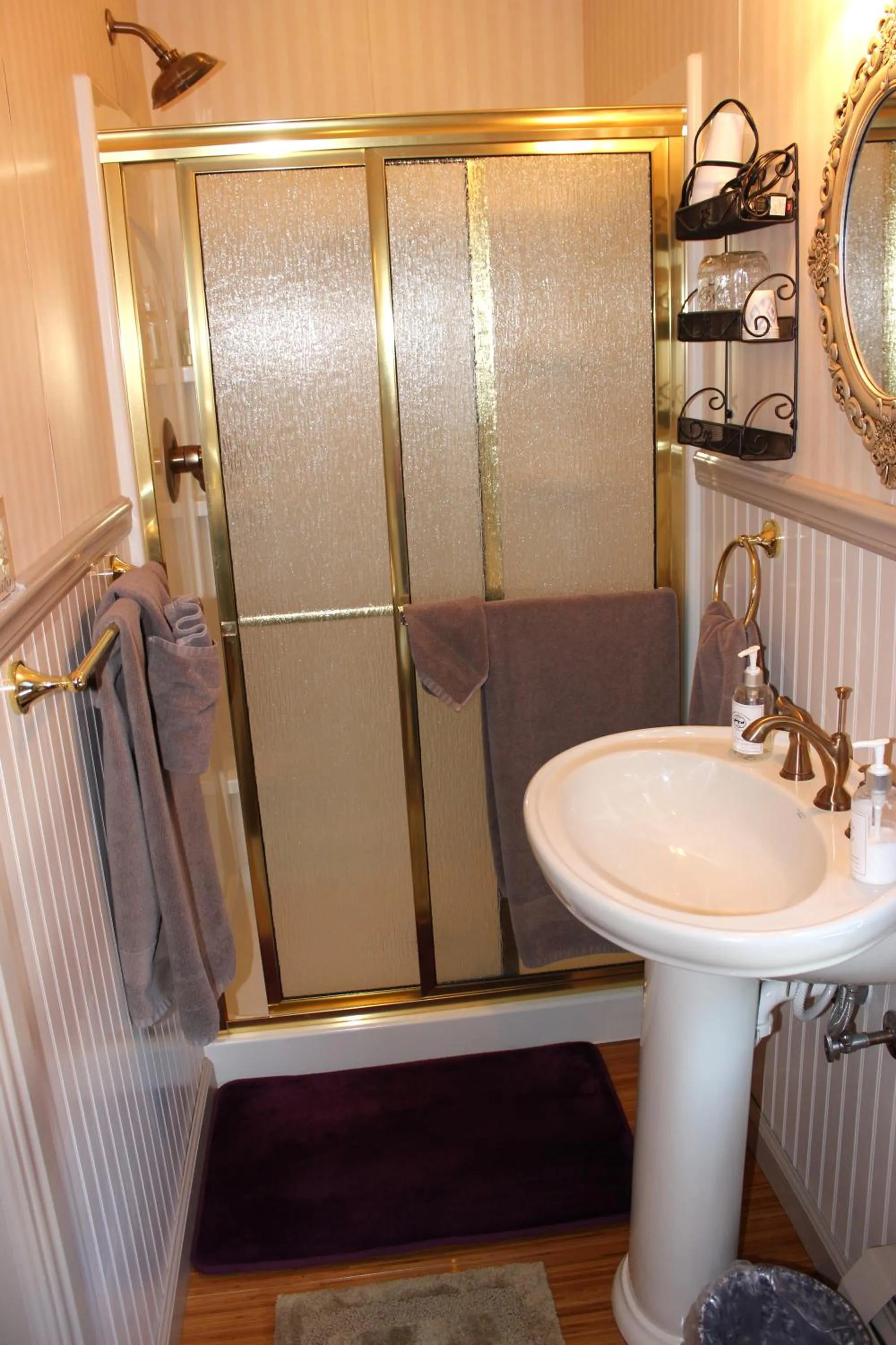 Shower in Carriage Stop Bed & Breakfast