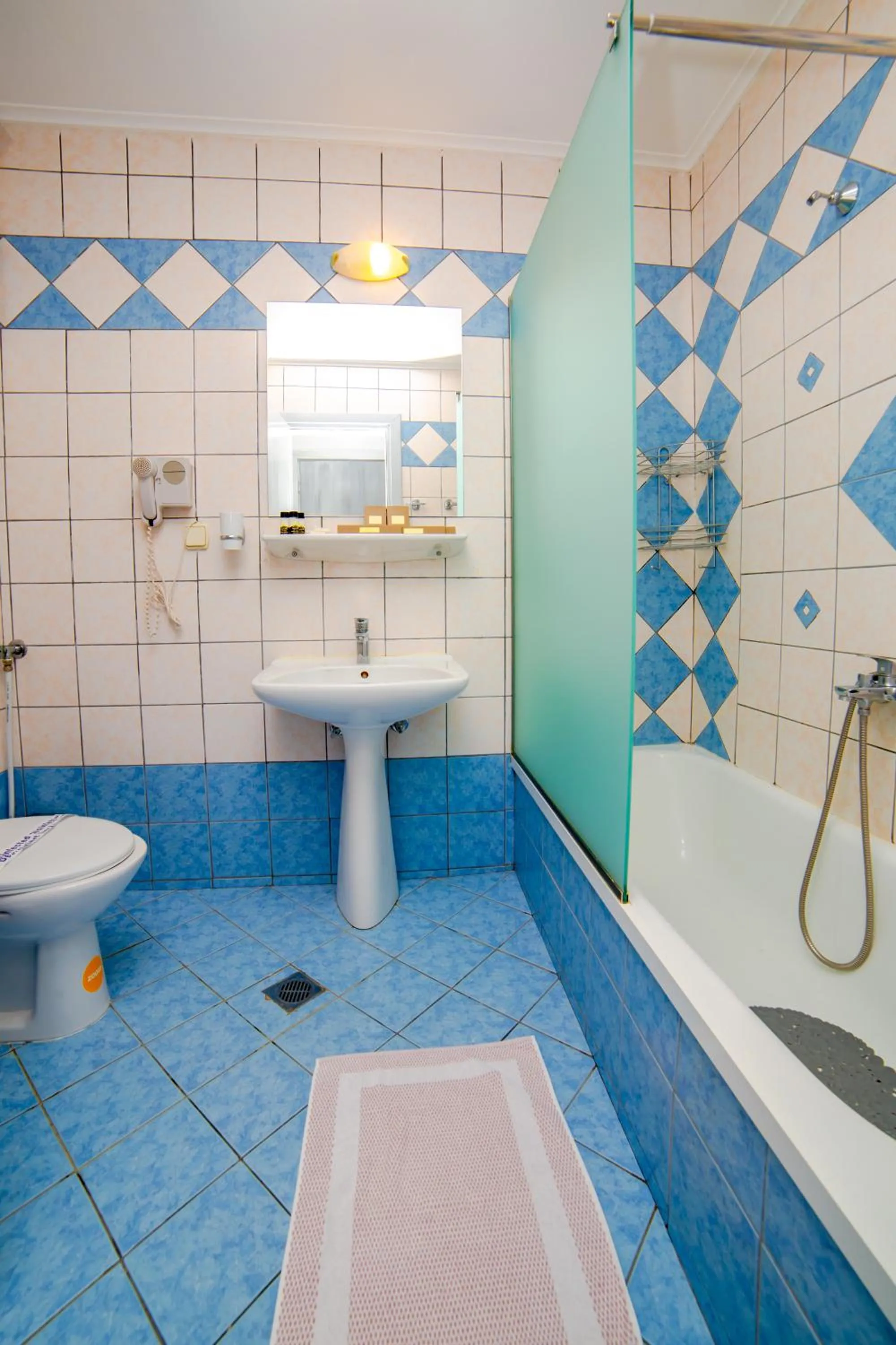 Toilet in Hotel Zefyros