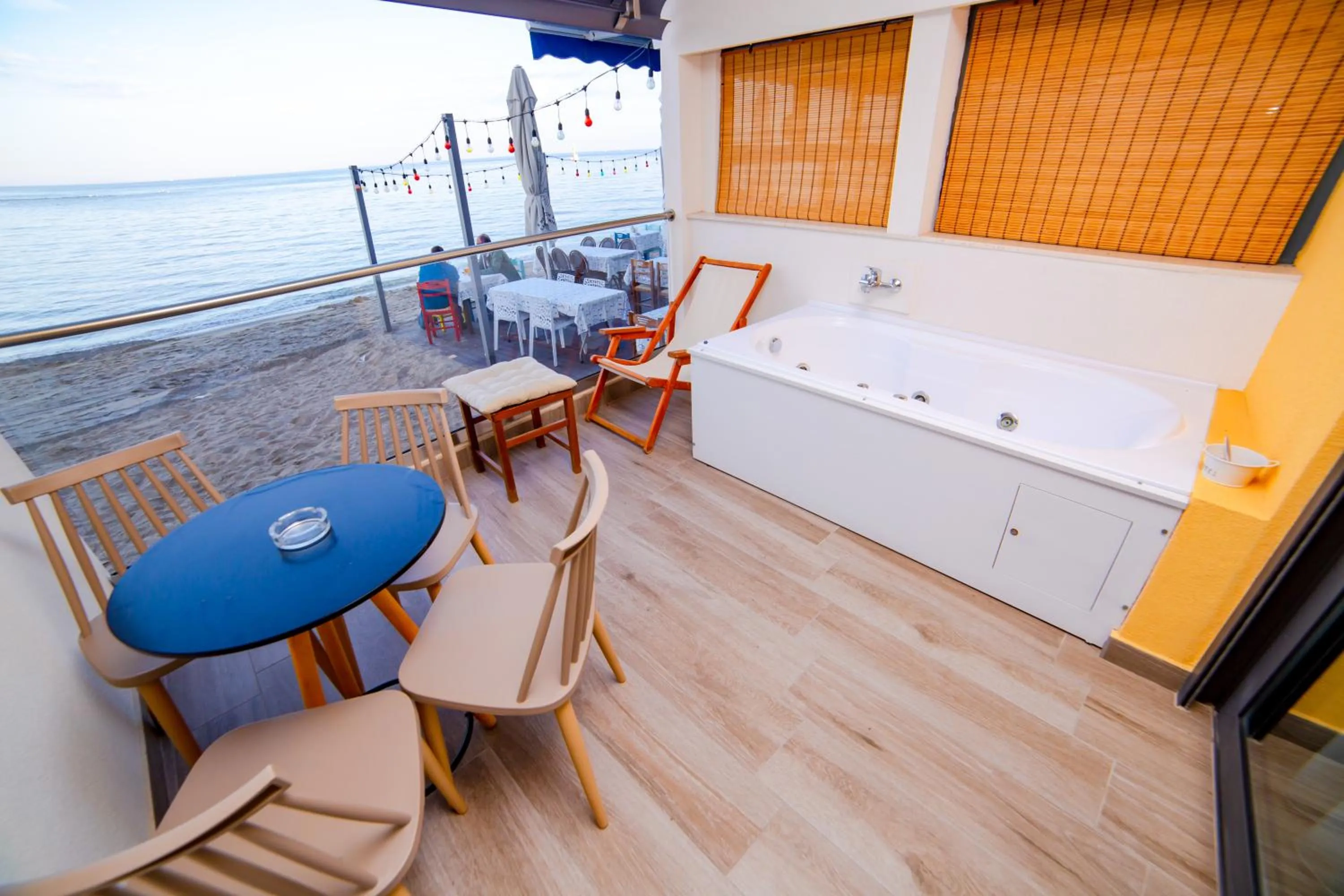 Hot Tub in Hotel Zefyros