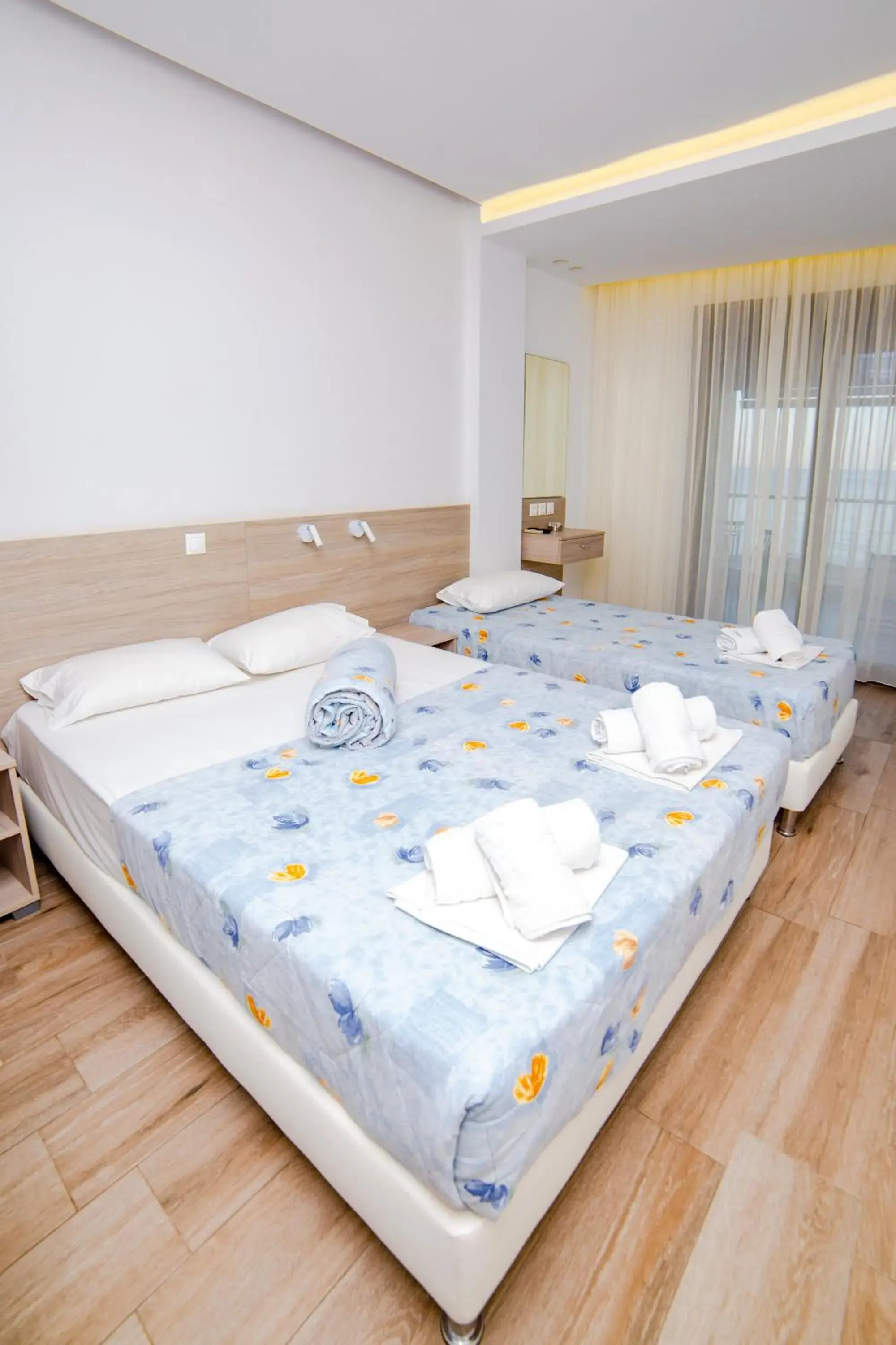 Deluxe Triple Room with Sea View in Hotel Zefyros Deluxe Triple Room with Sea View in Hotel Zefyros