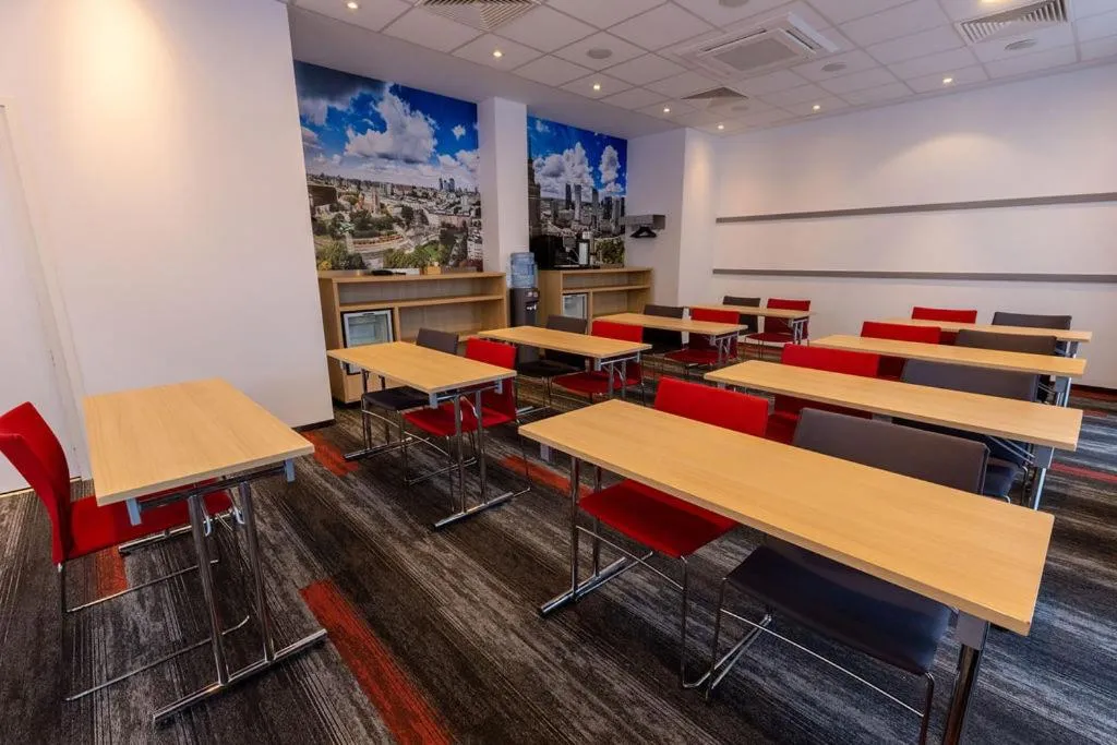 Meeting/conference room in ibis Warszawa West Station