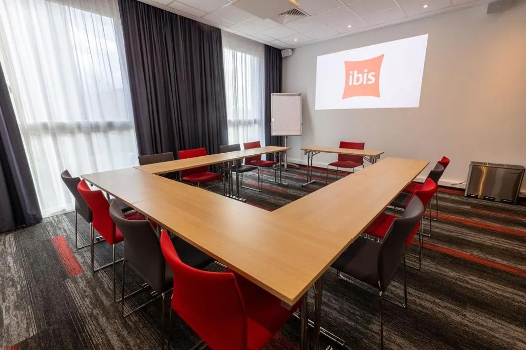 Meeting/conference room in ibis Warszawa West Station