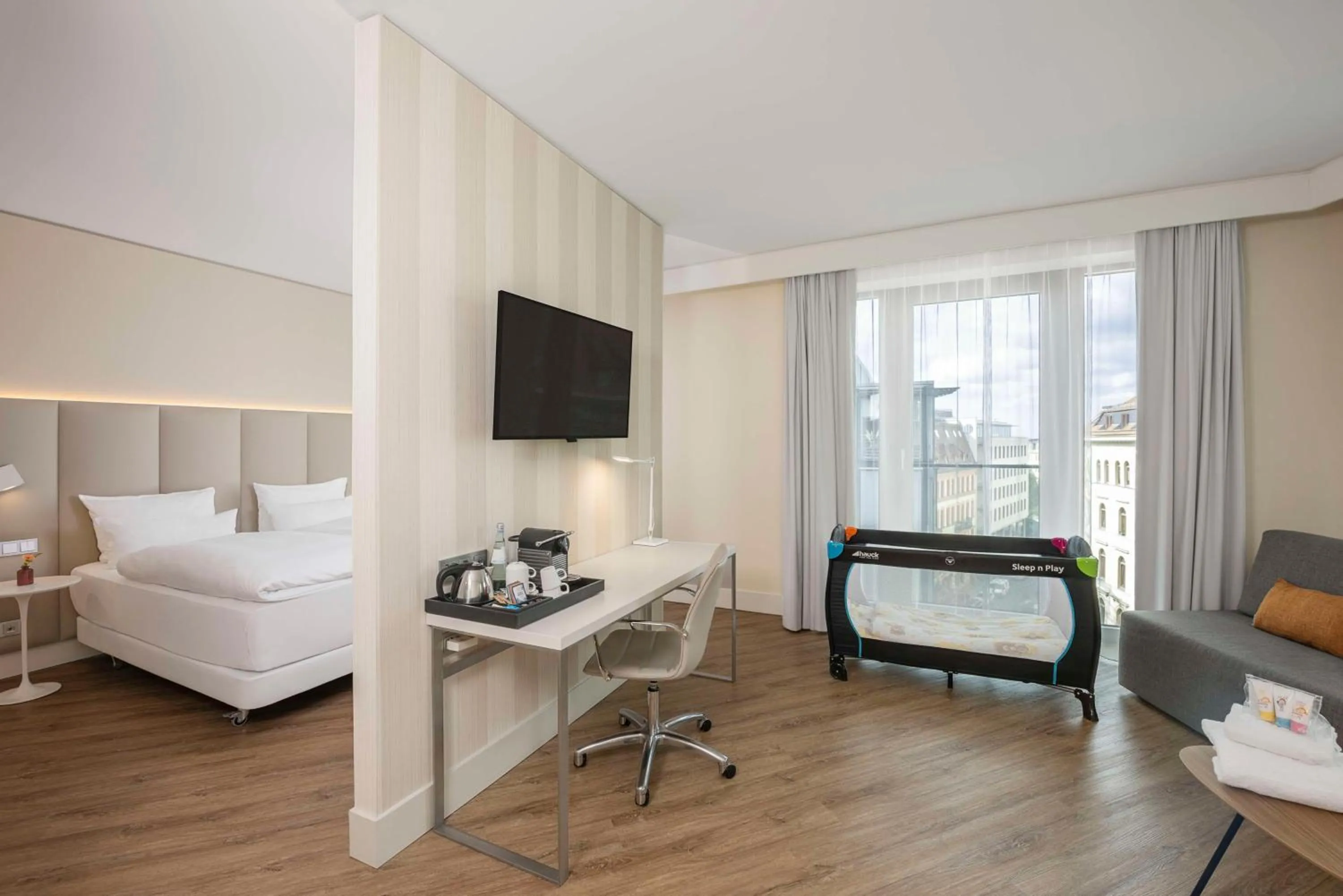 Bedroom, Bed in NH Leipzig Zentrum