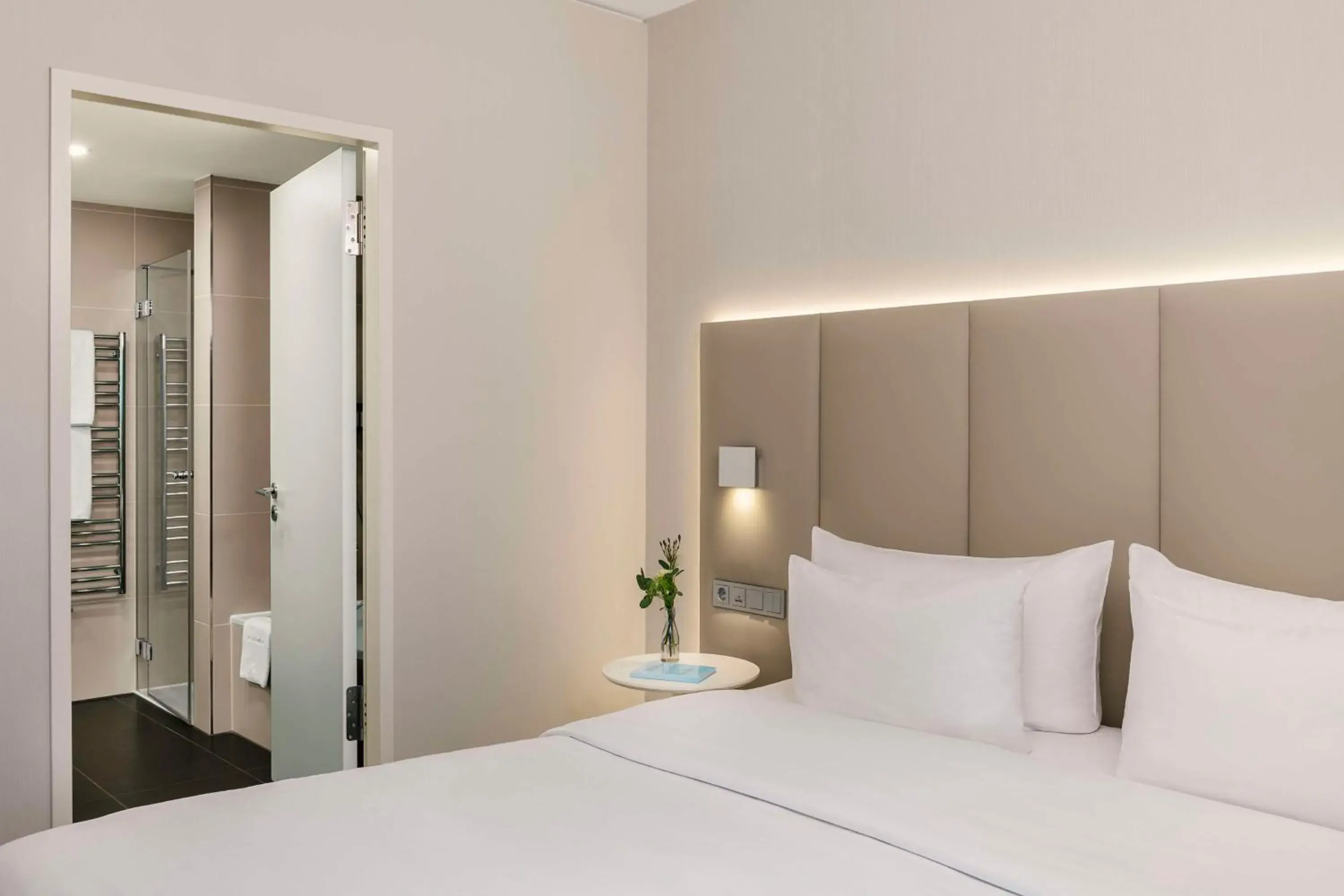 Junior Suite with Extra Bed (2 Adults + 2 Children) in NH Leipzig Zentrum Junior Suite with Extra Bed (2 Adults + 2 Children) in NH Leipzig Zentrum