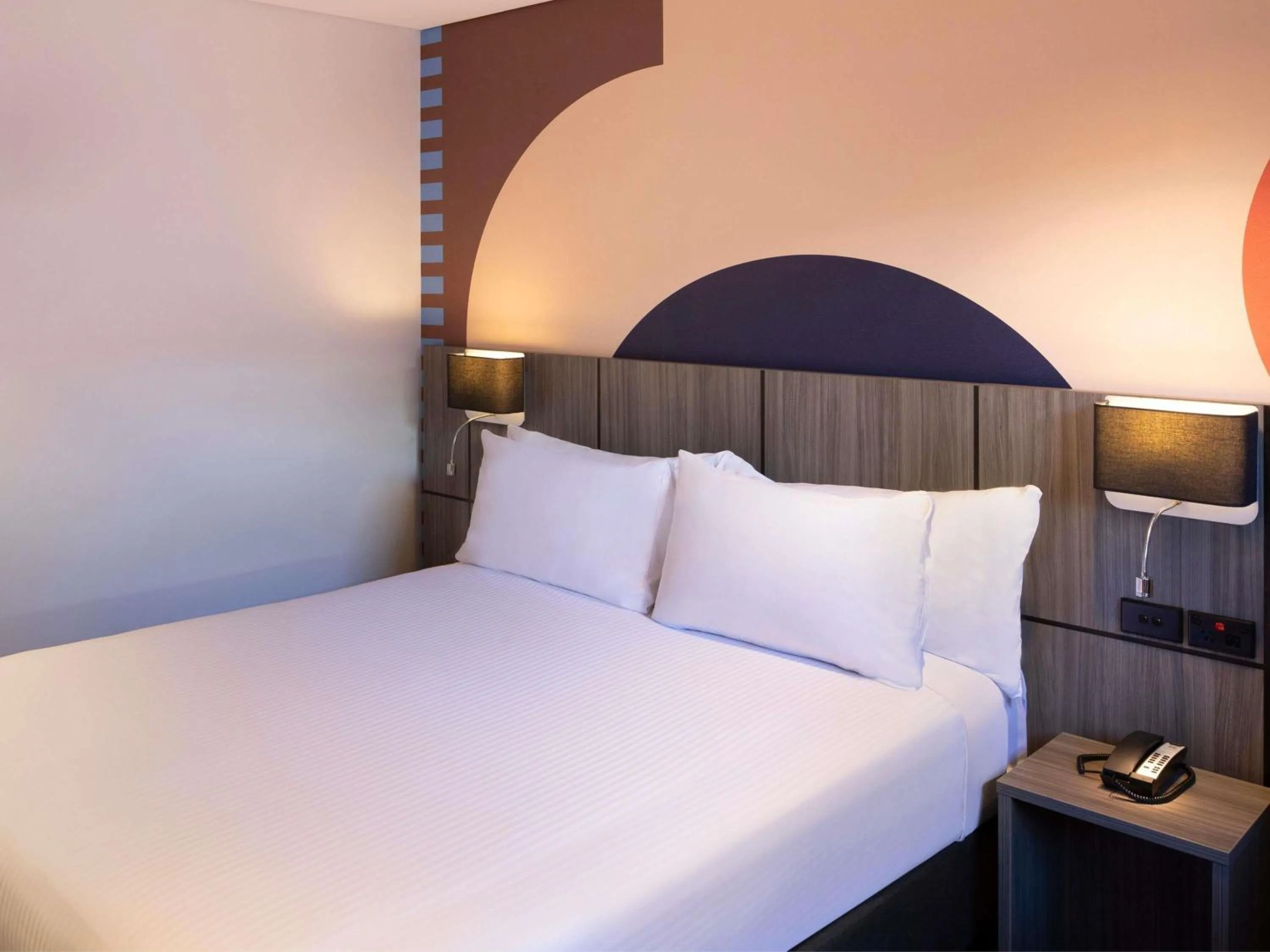 Bedroom, Bed in ibis Styles Sydney Central