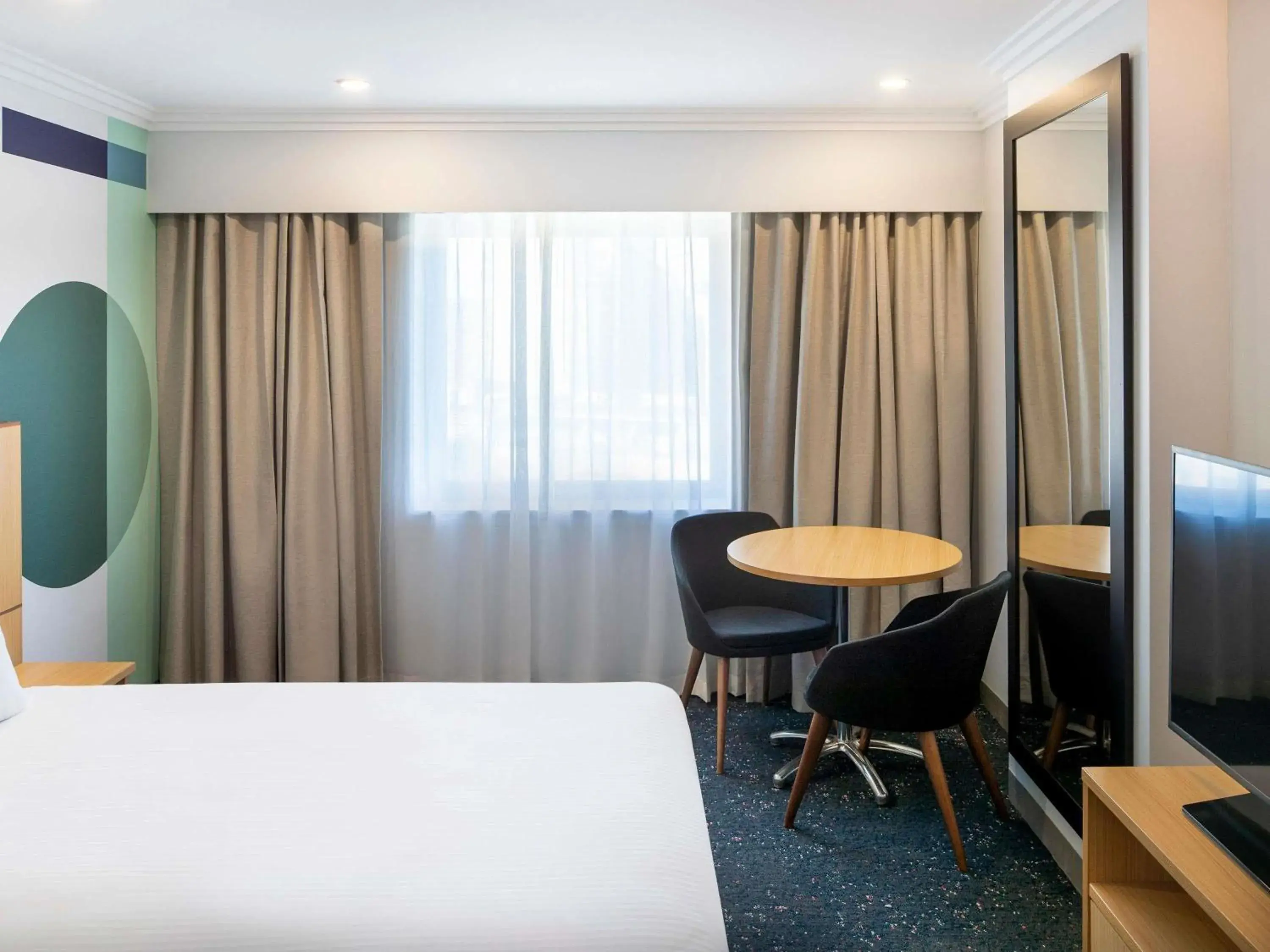 Superior King Room in ibis Styles Sydney Central Superior King Room in ibis Styles Sydney Central