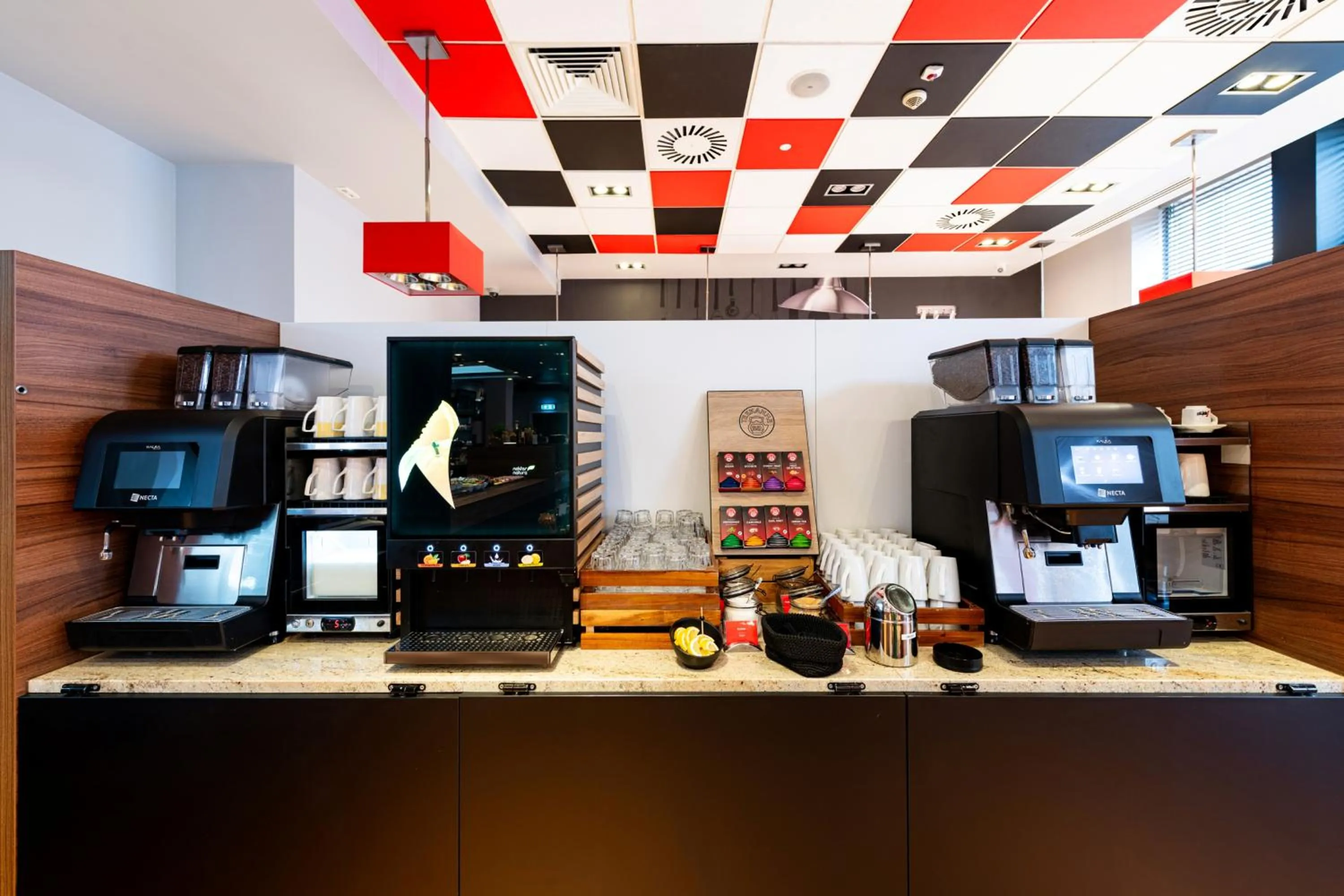 Restaurant/places to eat in Ibis Kraków Stare Miasto