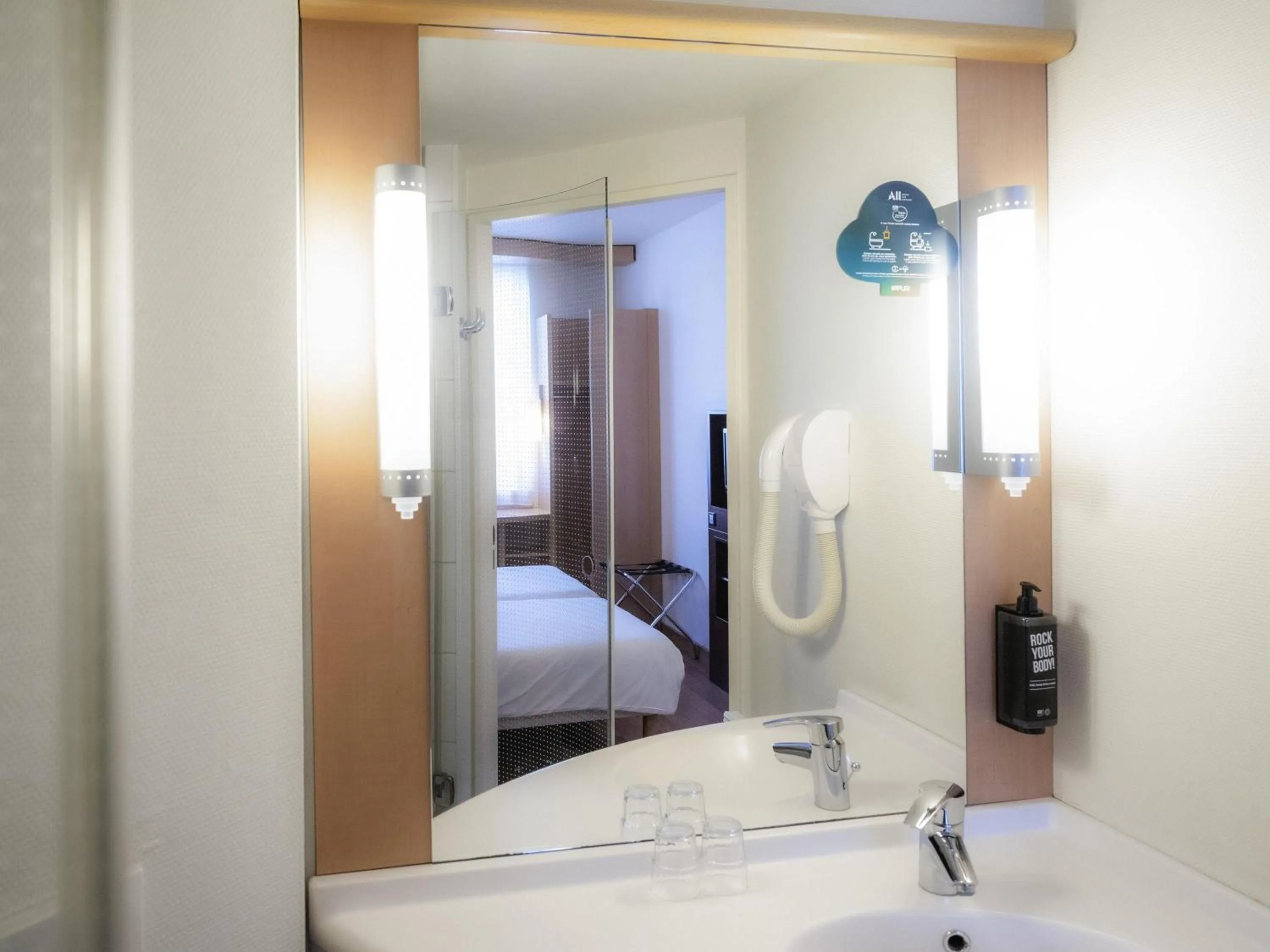 Bedroom, Bed in Ibis Kraków Stare Miasto