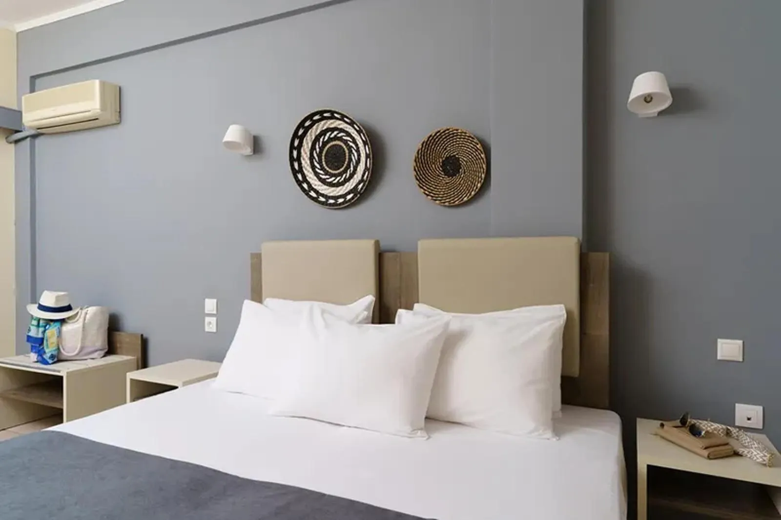 Bedroom, Bed in Calamos Beach Family Club