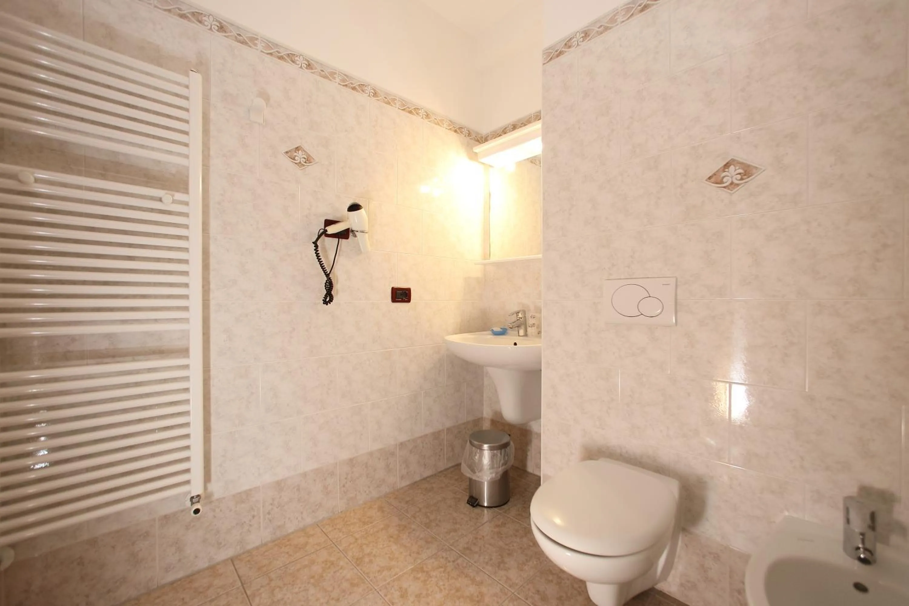 Shower in Hotel Campanello