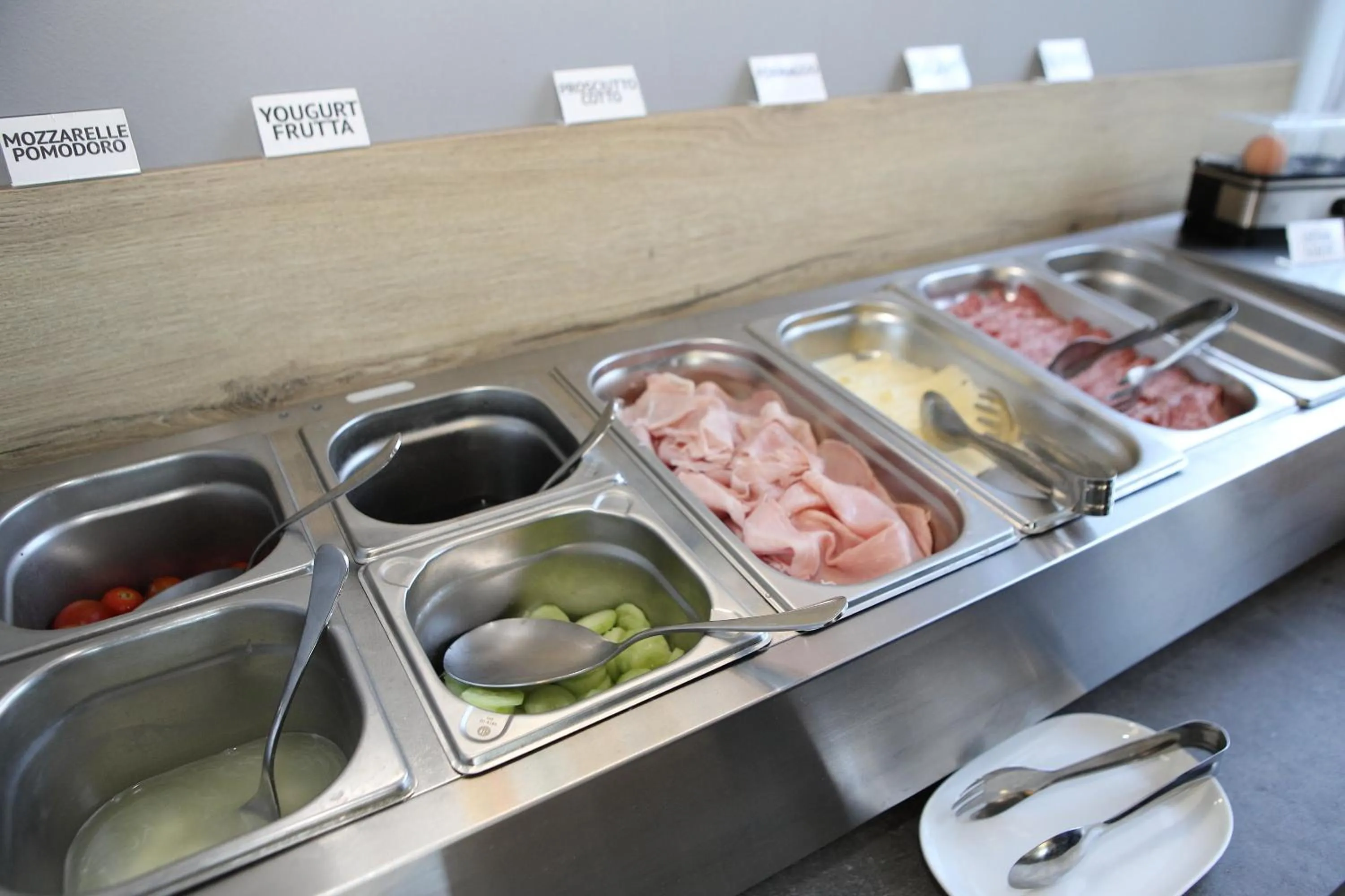 Buffet breakfast in Hotel Campanello