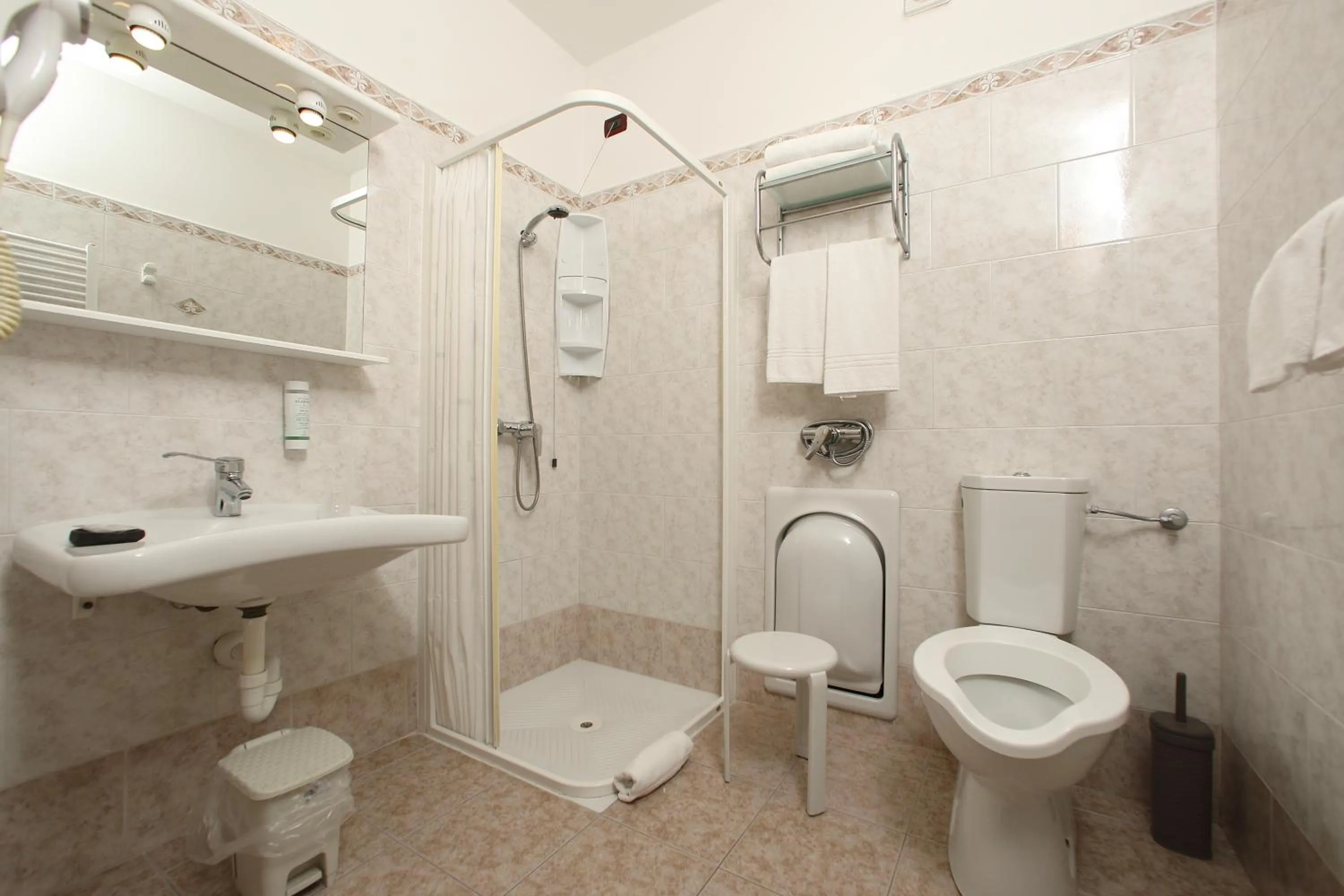 Shower in Hotel Campanello