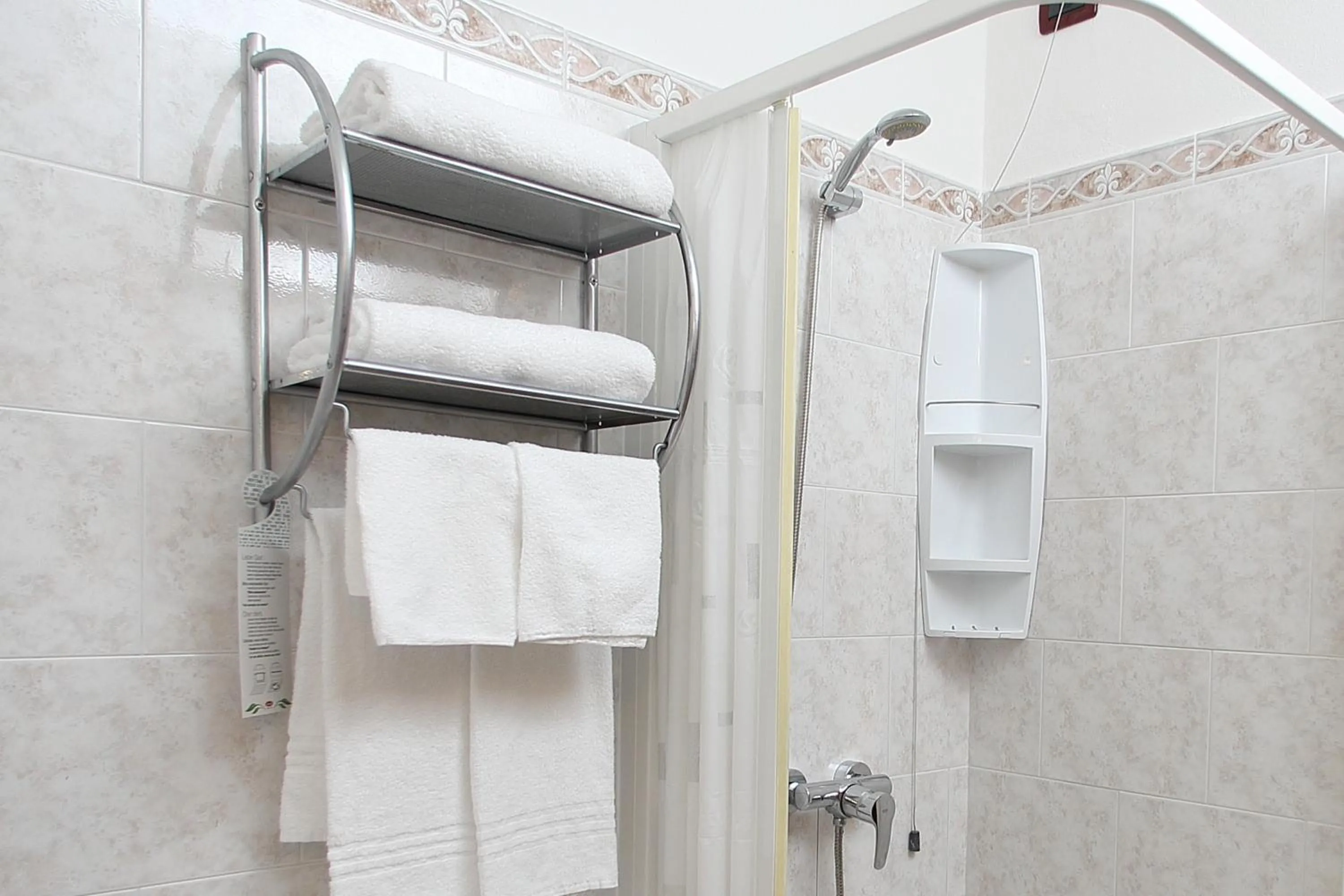 Shower in Hotel Campanello