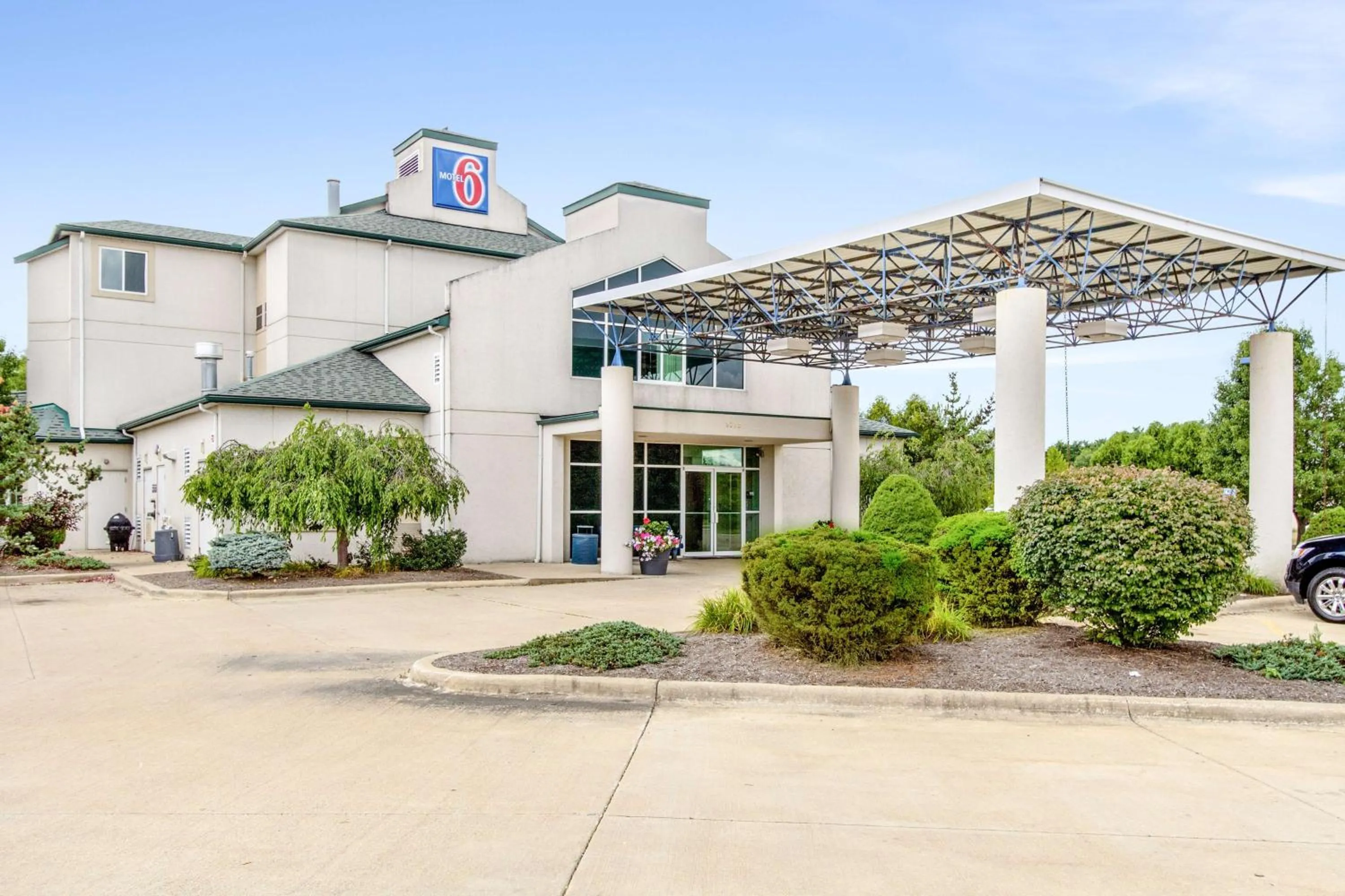 Property building in Motel 6-Medina, OH - Cleveland