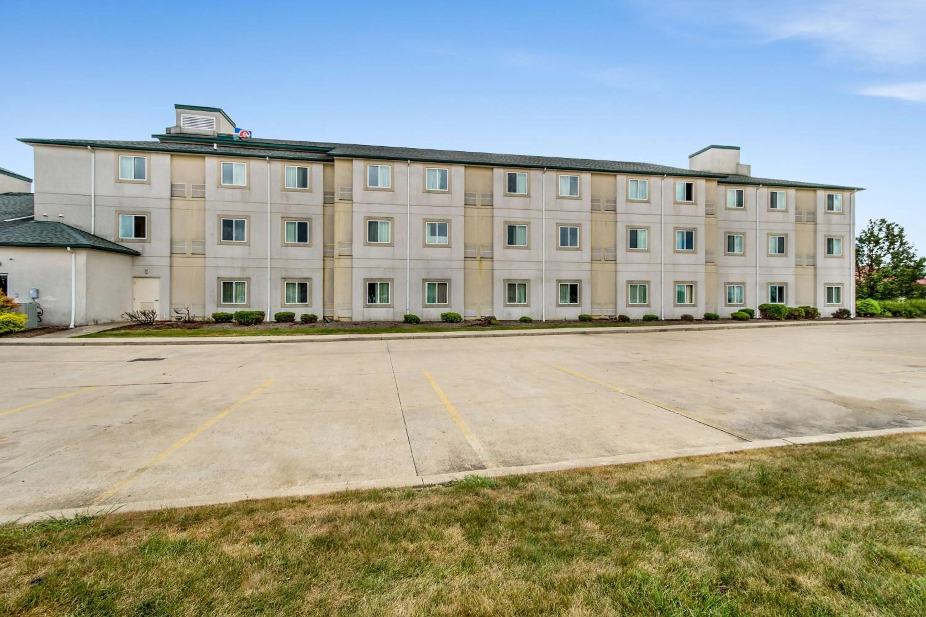 Property building in Motel 6-Medina, OH - Cleveland
