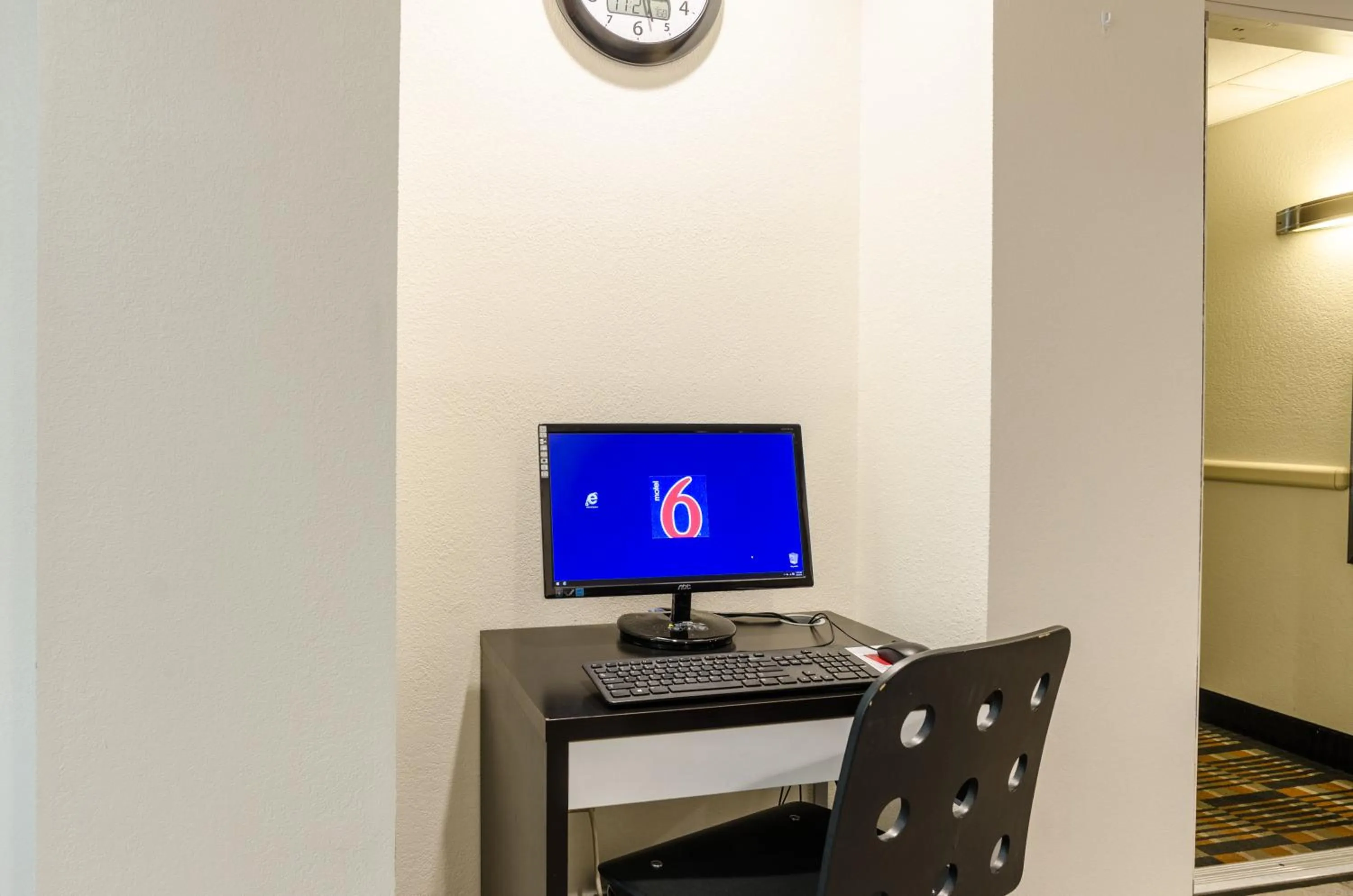 Lobby or reception in Motel 6-Bristol, VA