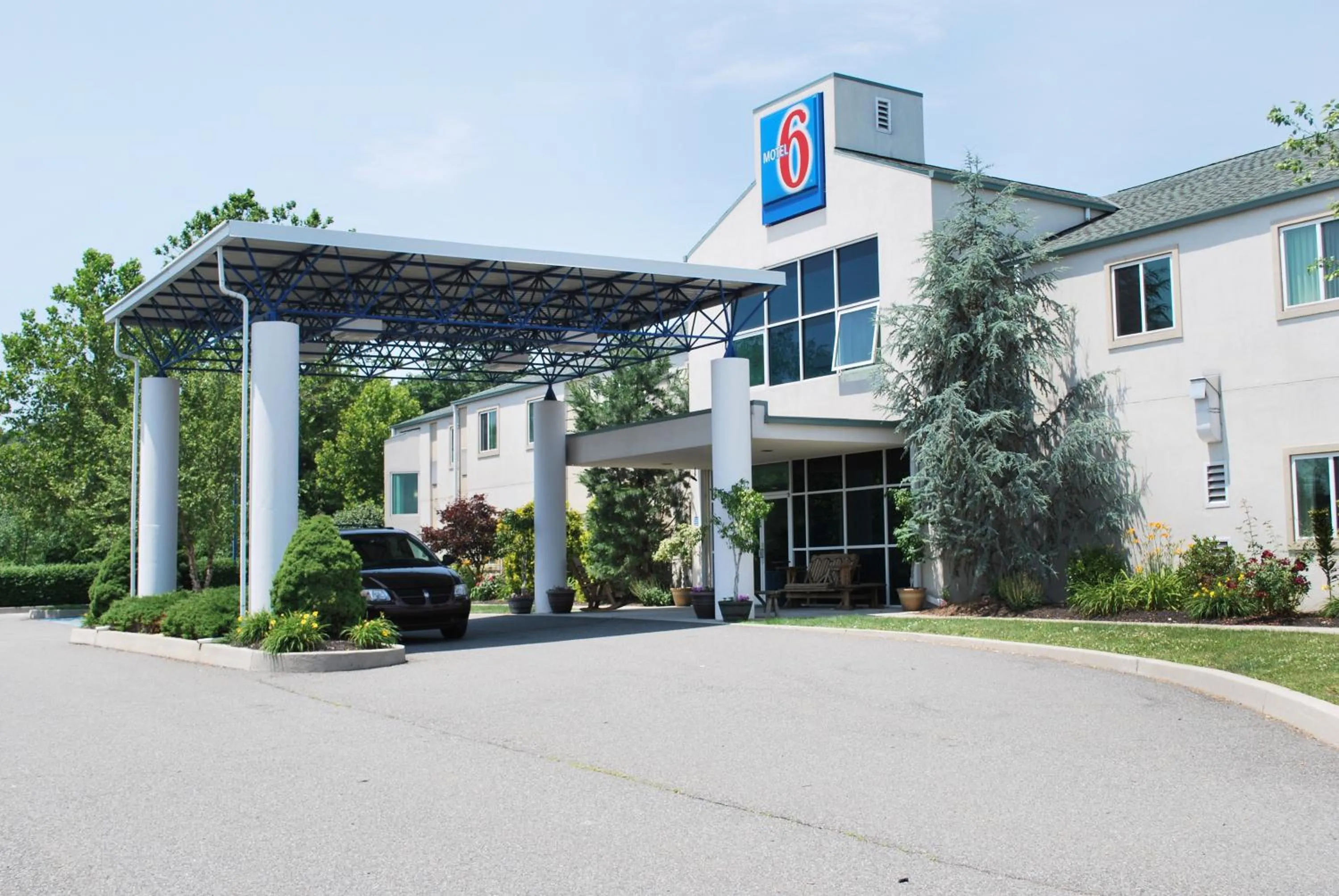 Facade/entrance in Motel 6-Pottstown, PA