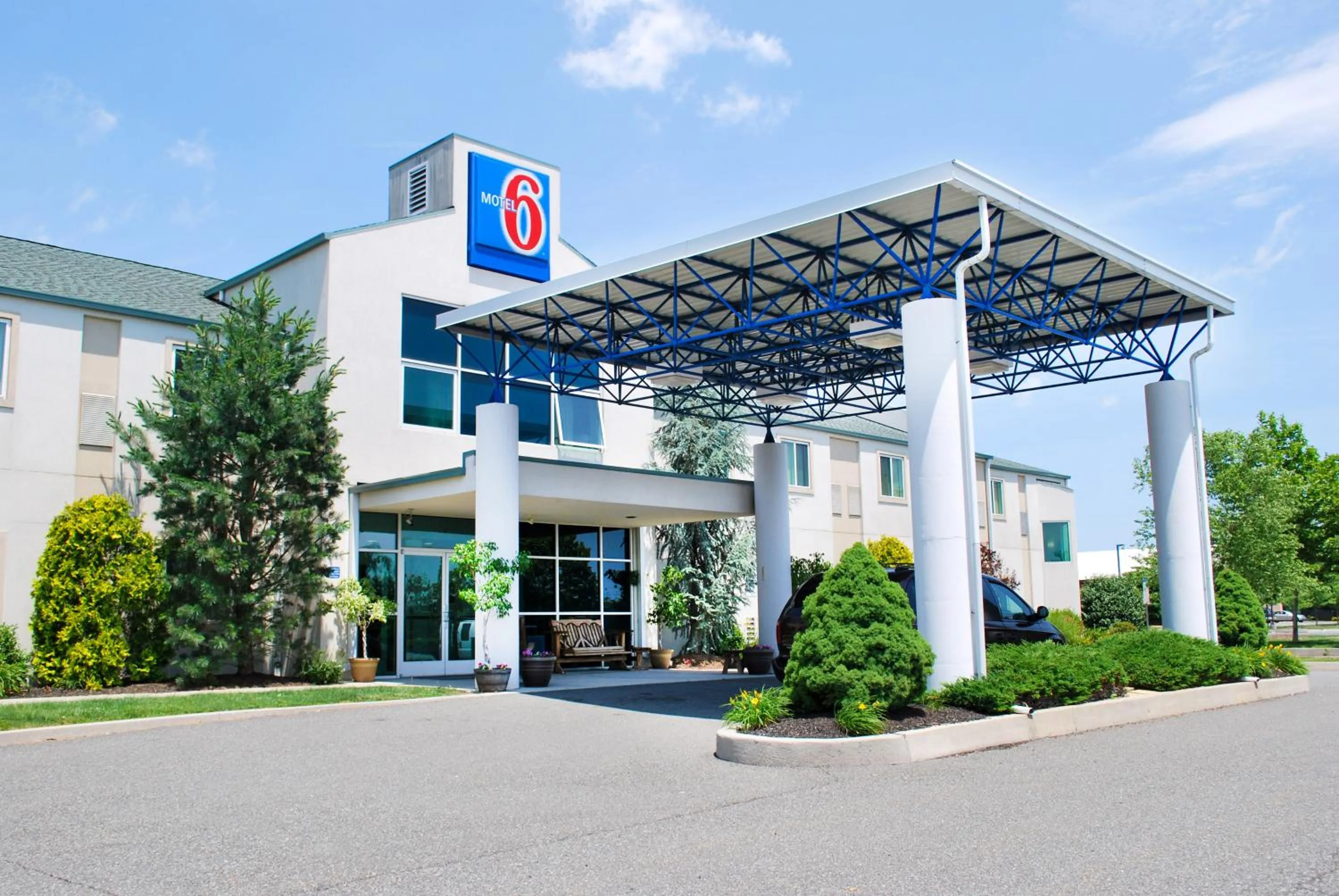Facade/entrance in Motel 6-Pottstown, PA