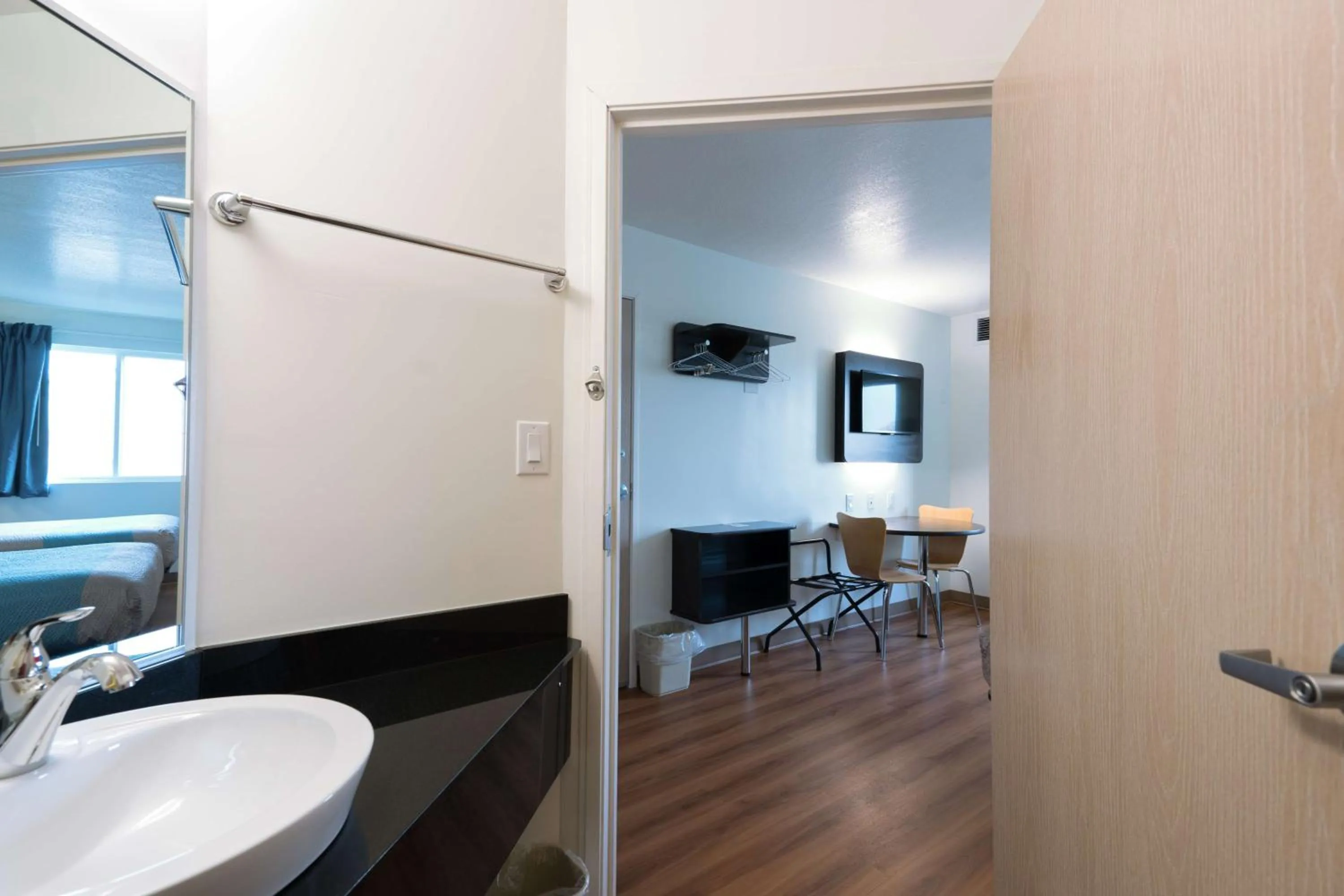 Photo of the whole room in Motel 6-Pottstown, PA