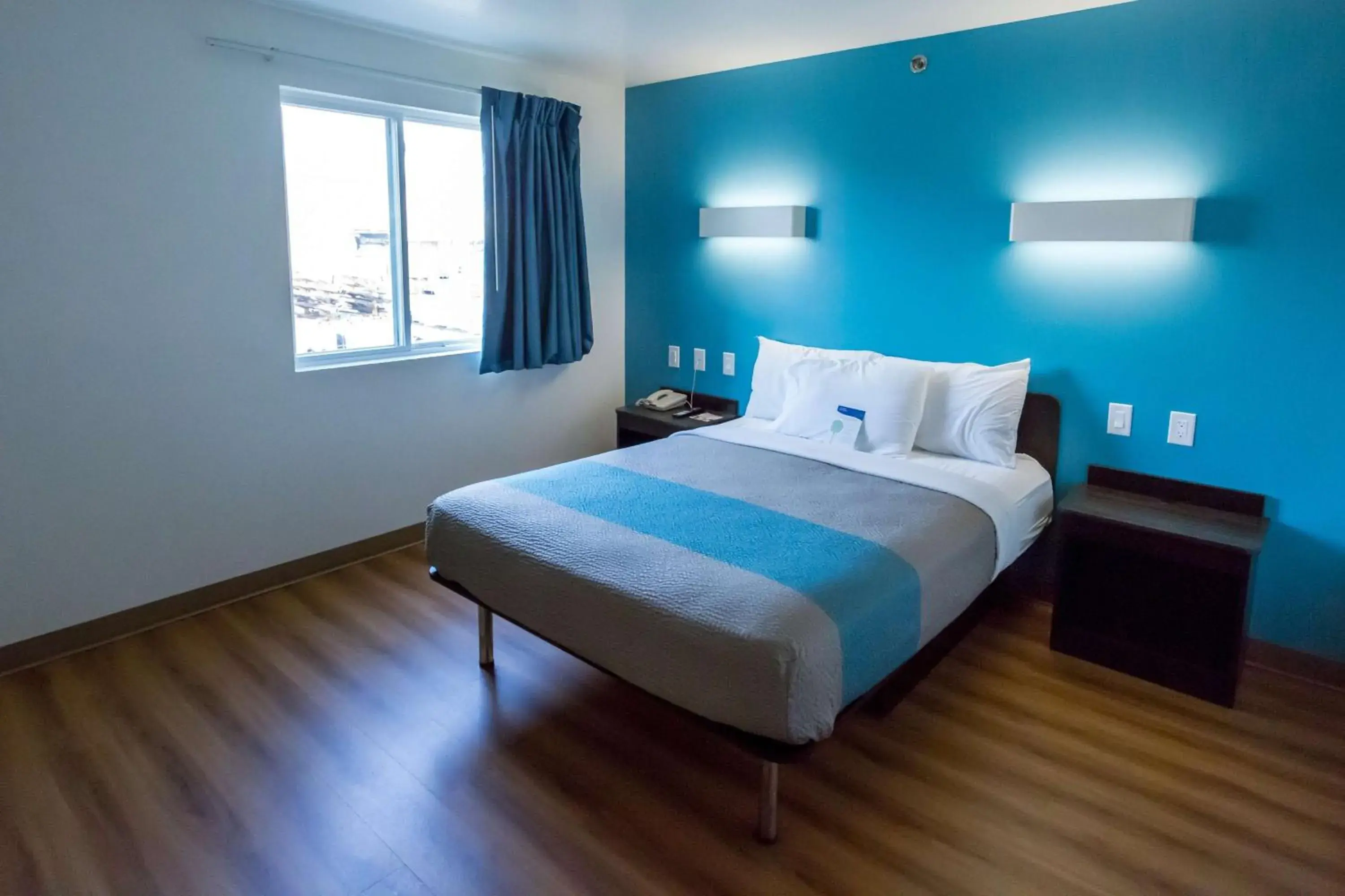 Queen Room - Non-Smoking in Motel 6-Pottstown, PA Queen Room - Non-Smoking in Motel 6-Pottstown, PA