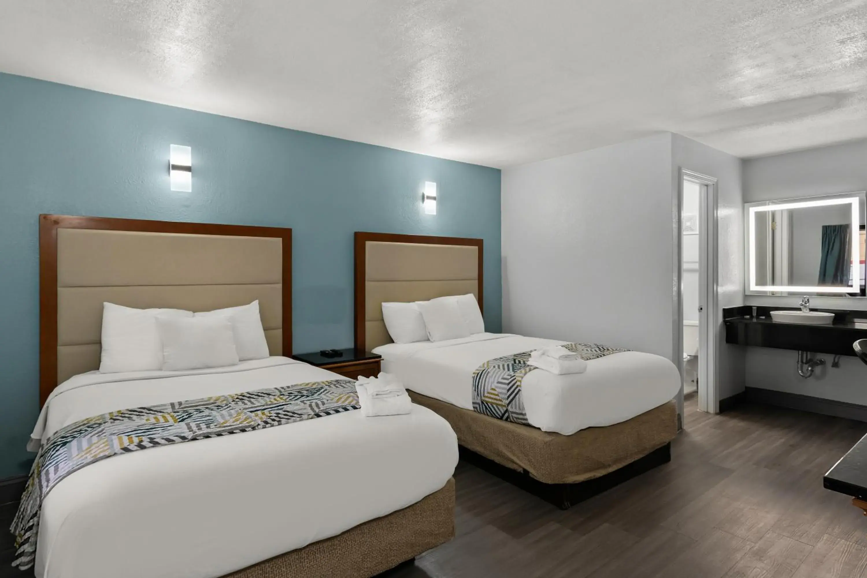 Standard Room with Two Double Beds - Non-Smoking in Americas Best Value Inn Bangor Standard Room with Two Double Beds - Non-Smoking in Americas Best Value Inn Bangor