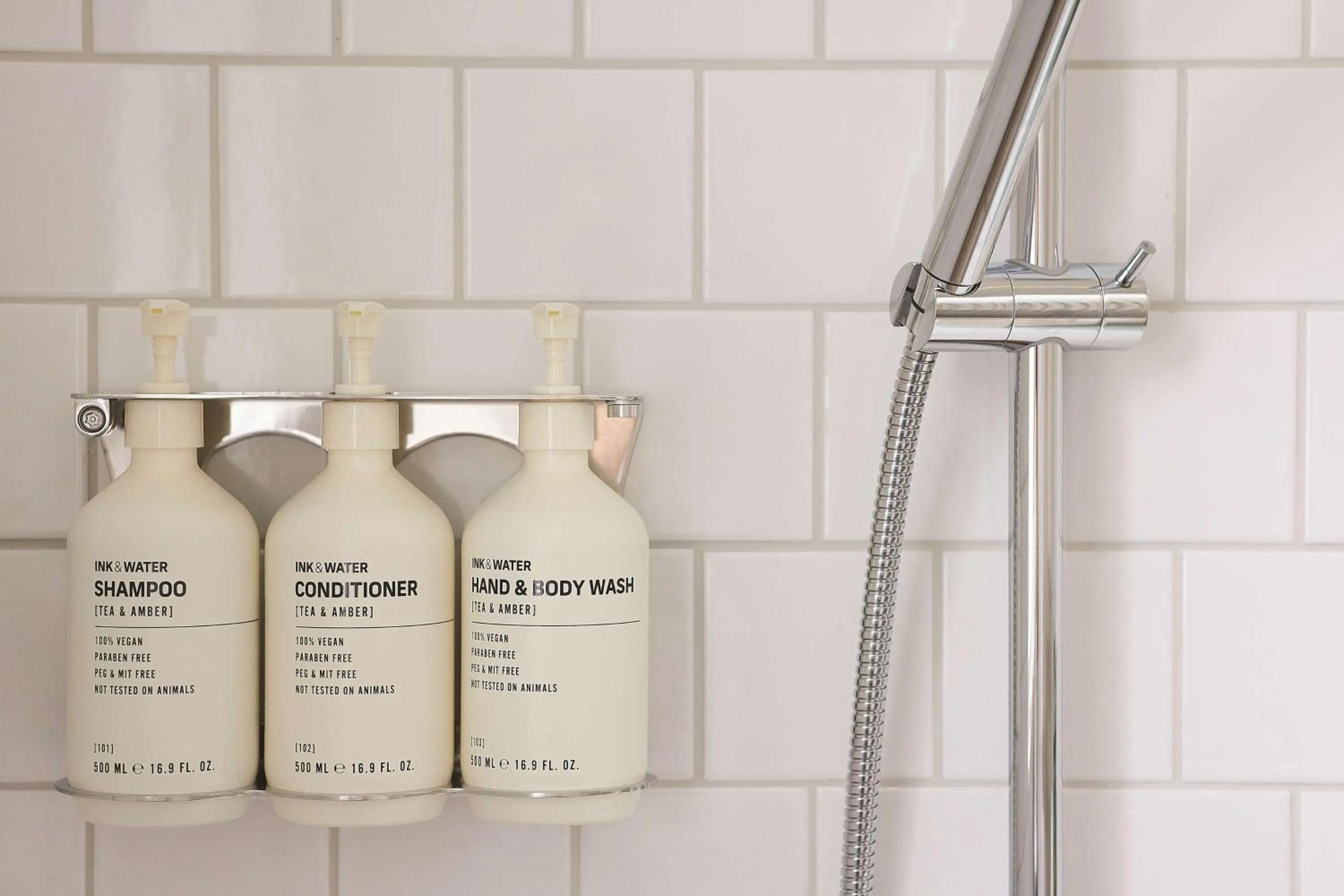 Shower in Adina Apartment Hotel Chippendale