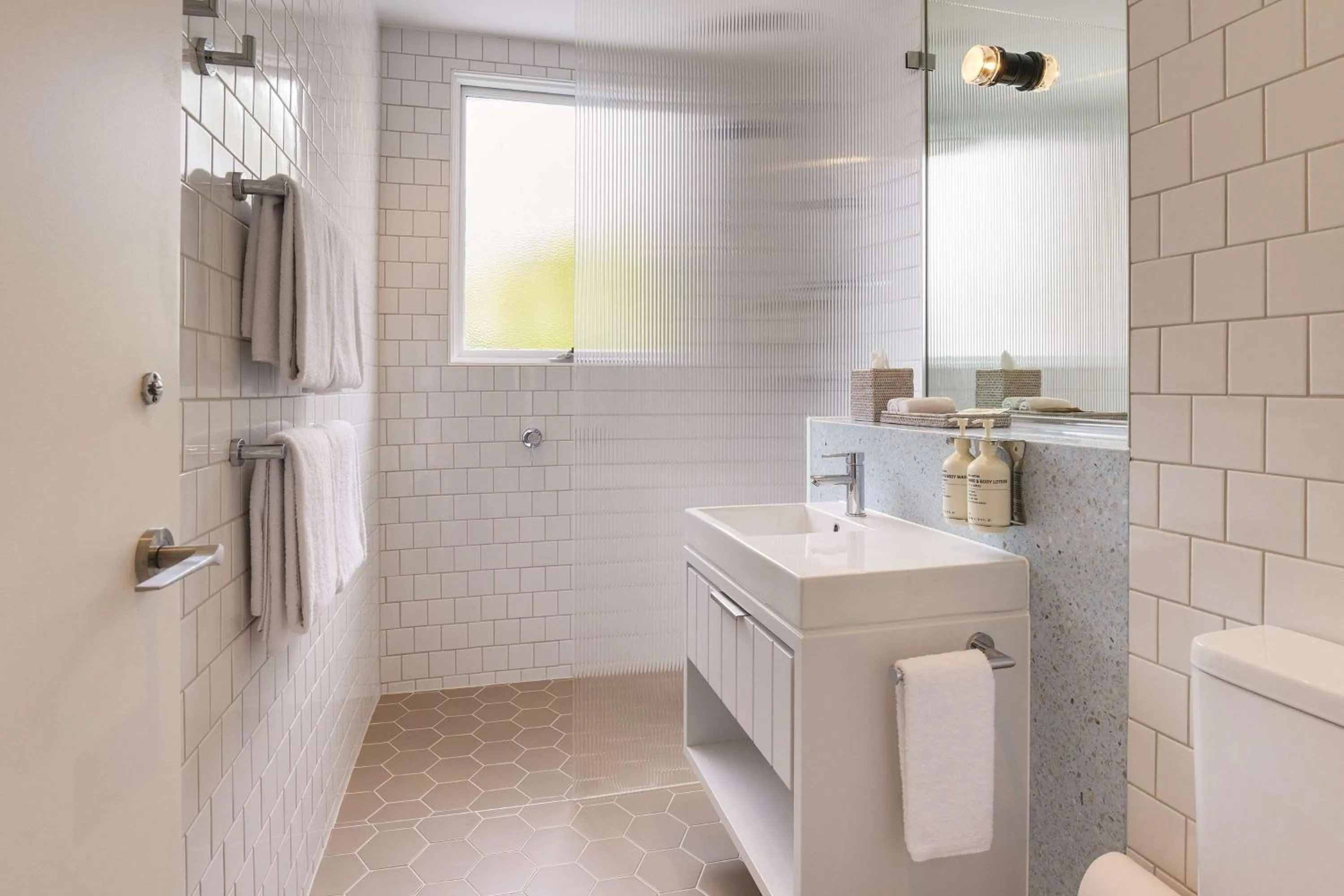 Shower in Adina Apartment Hotel Chippendale