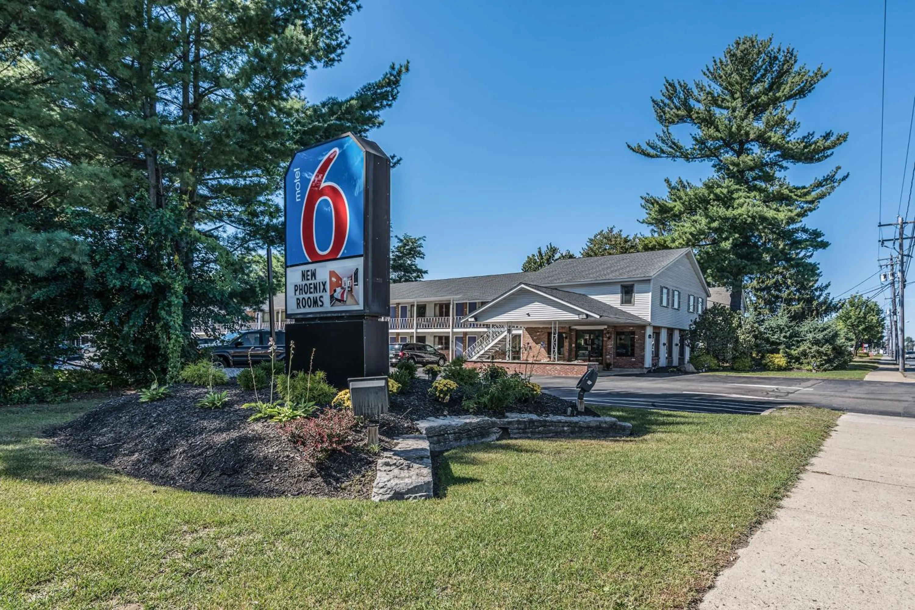 Property building in MOTEL 6 - Albany, NY - Airport
