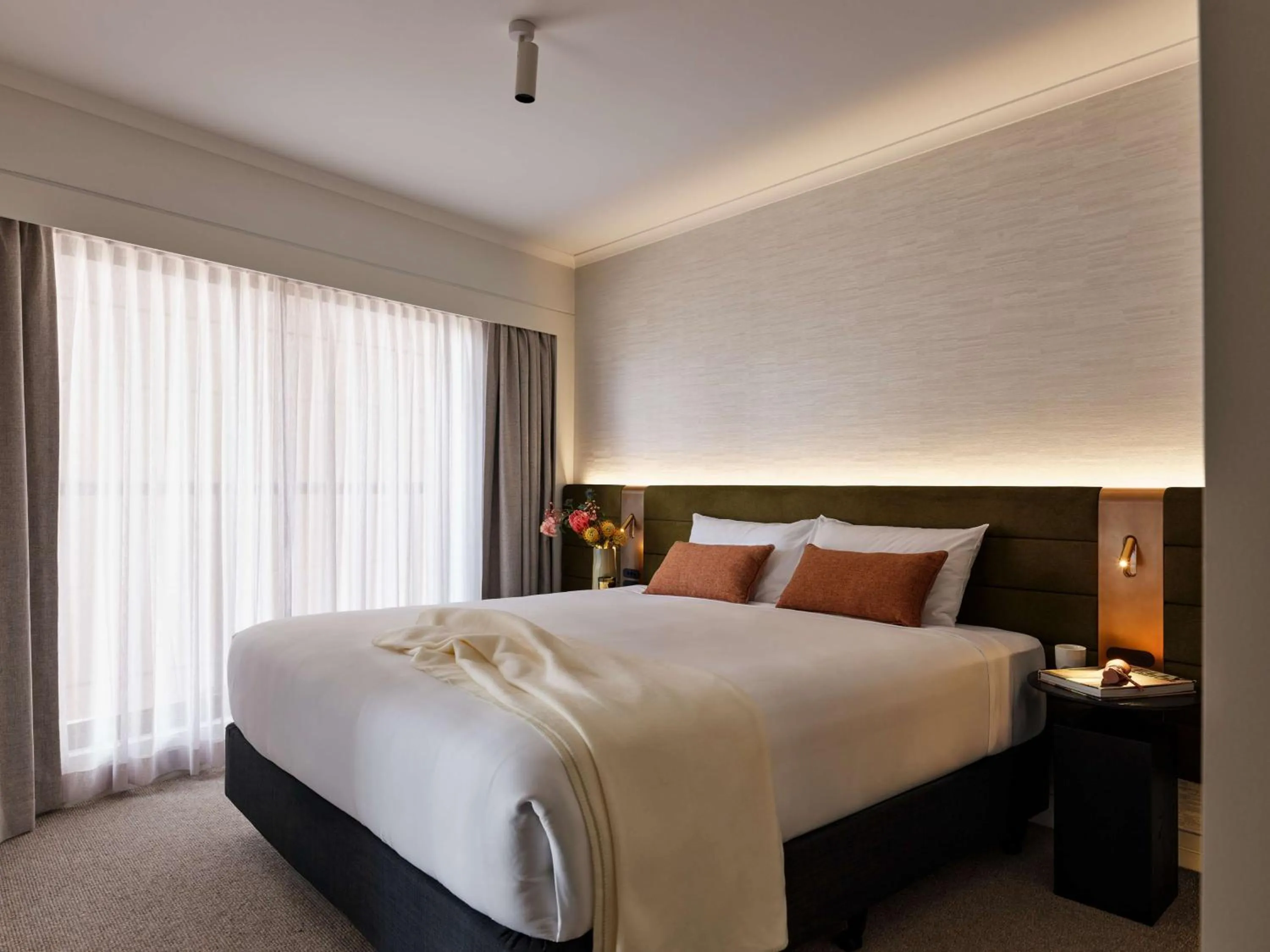 Bedroom, Bed in Adina Apartment Hotel Sydney Town Hall