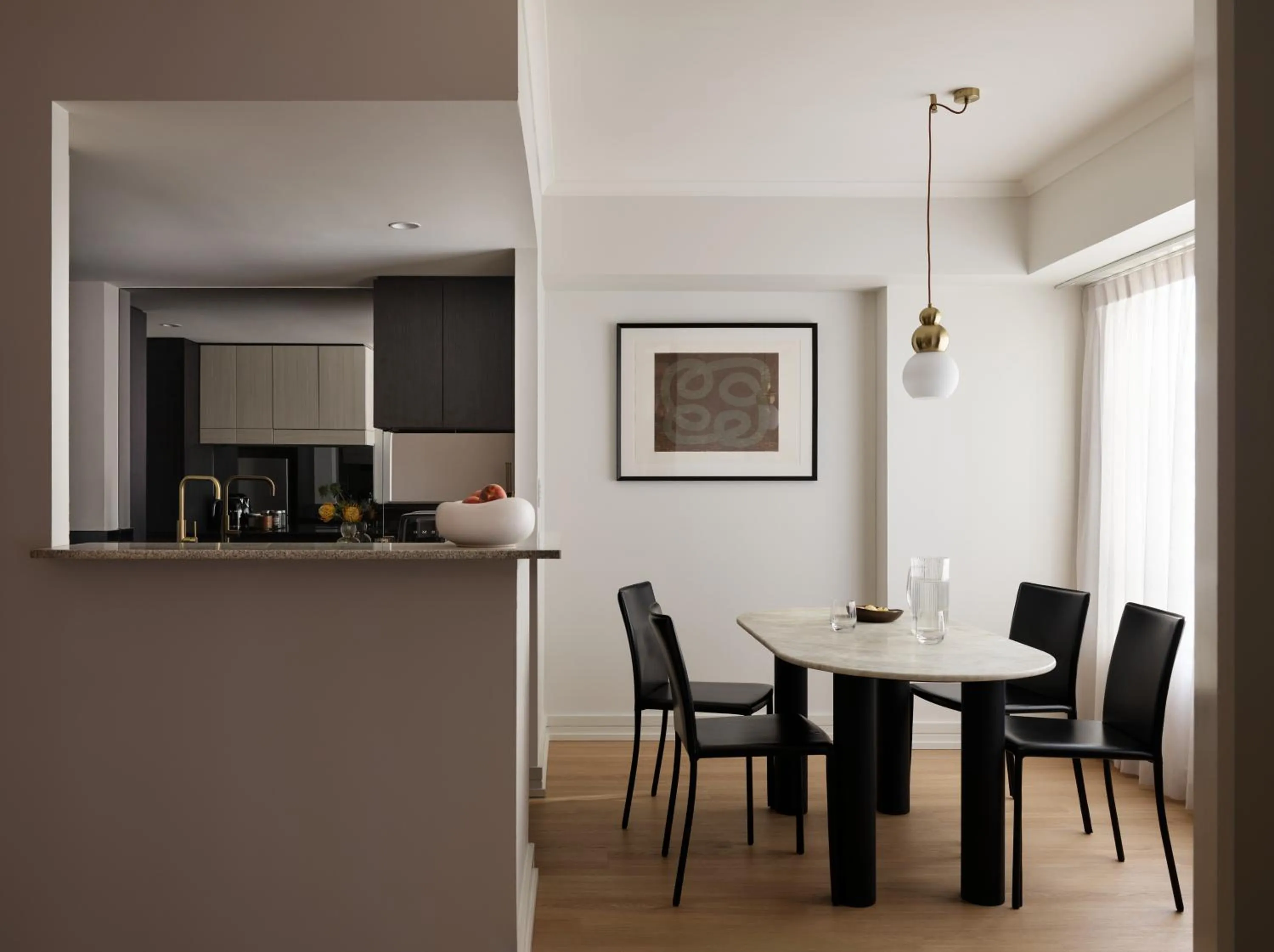 Dining area in Adina Apartment Hotel Sydney Town Hall