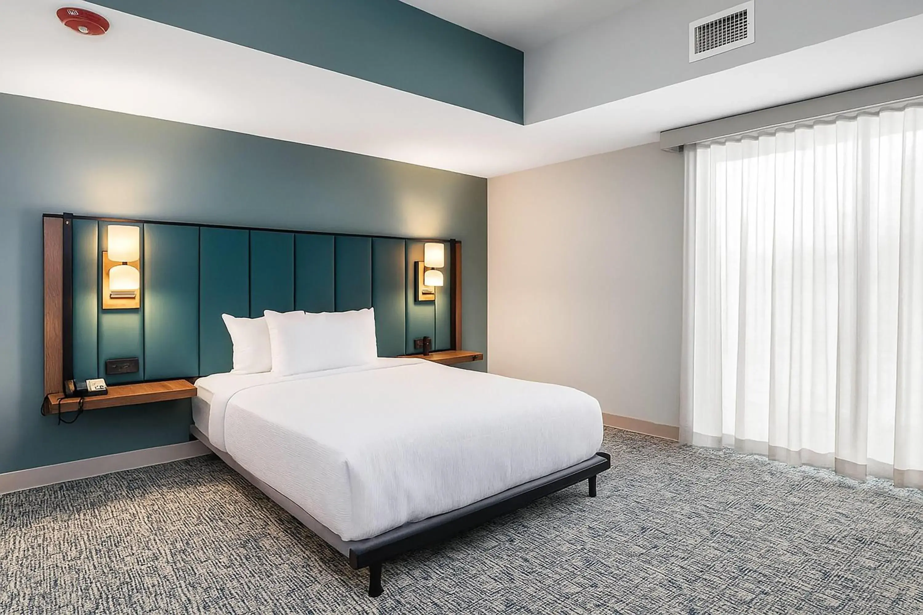 One-Bedroom Queen Suite - Non-Smoking in Wingate by Wyndham Geneva at SPIRE Academy One-Bedroom Queen Suite - Non-Smoking in Wingate by Wyndham Geneva at SPIRE Academy