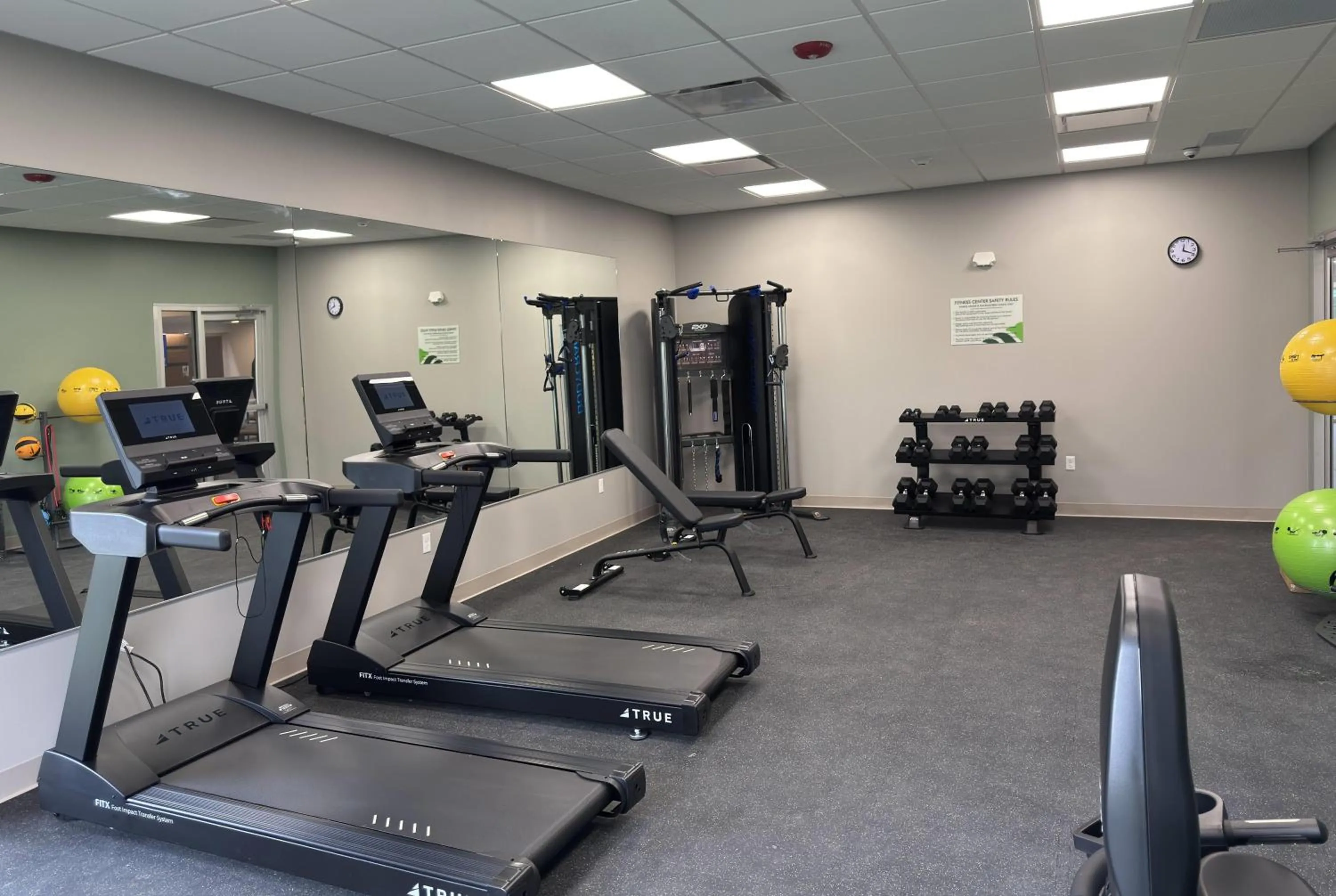 Fitness centre/facilities in Wingate by Wyndham Geneva at SPIRE Academy