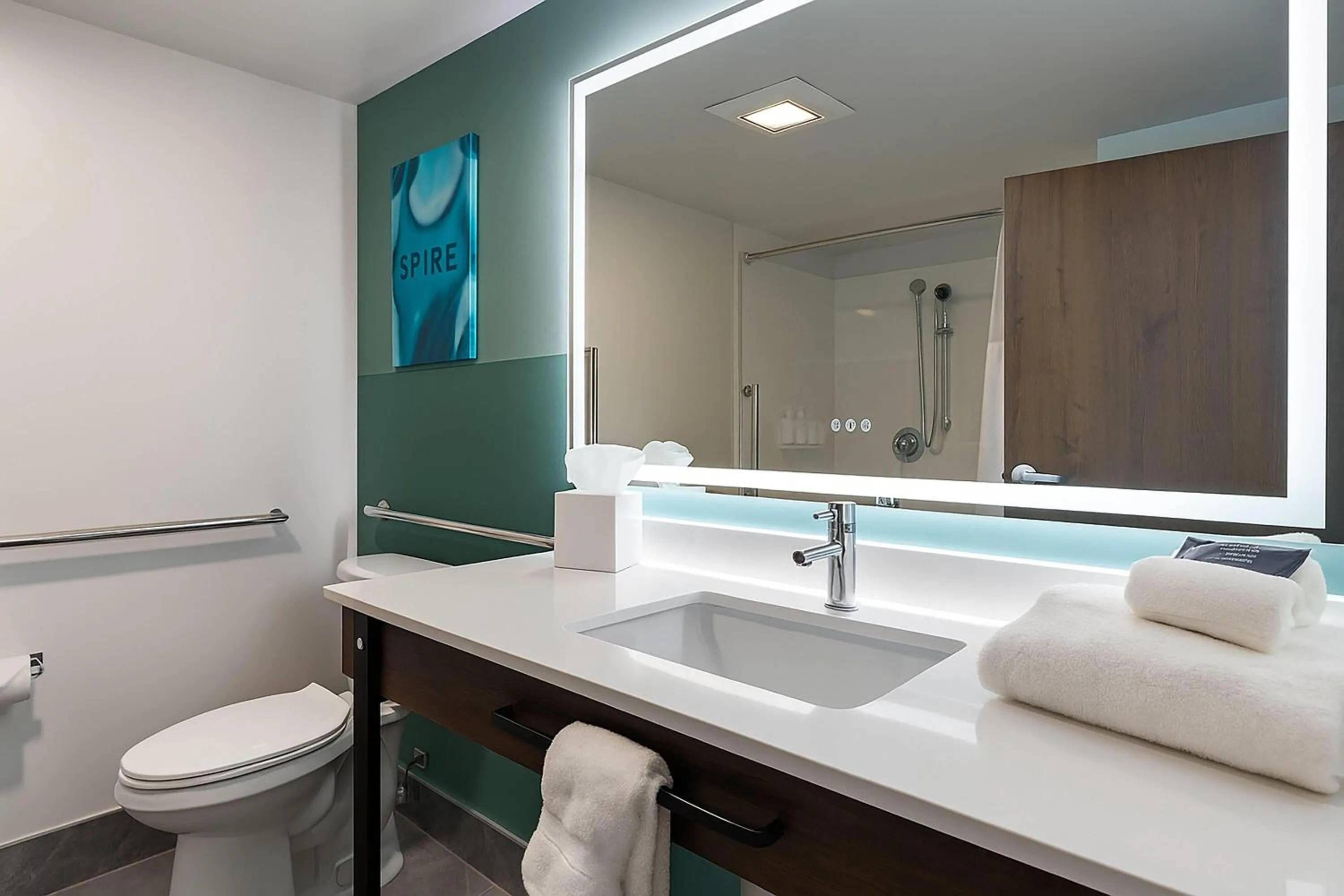 Shower in Wingate by Wyndham Geneva at SPIRE Academy