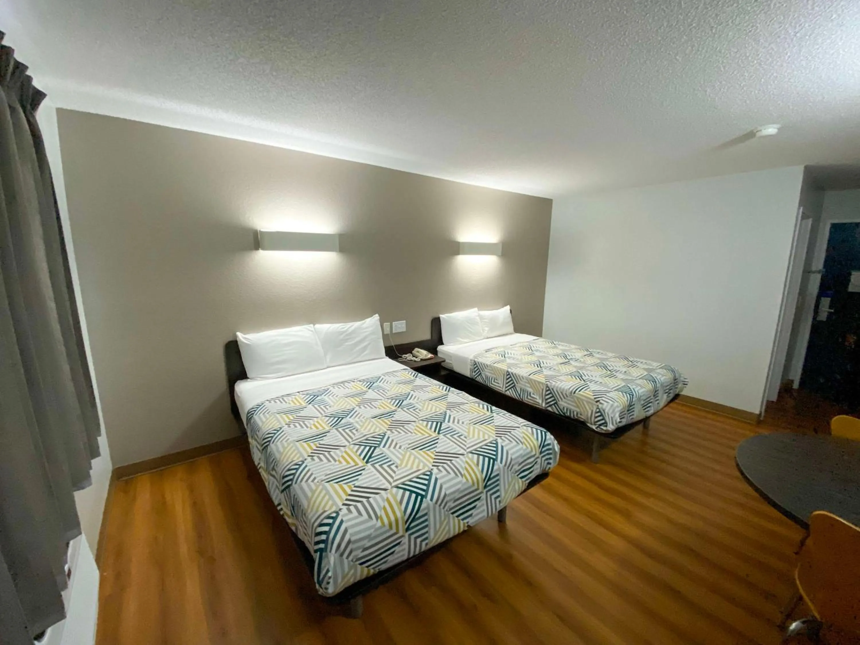 Bedroom, Bed in Motel 6-Salisbury, MD