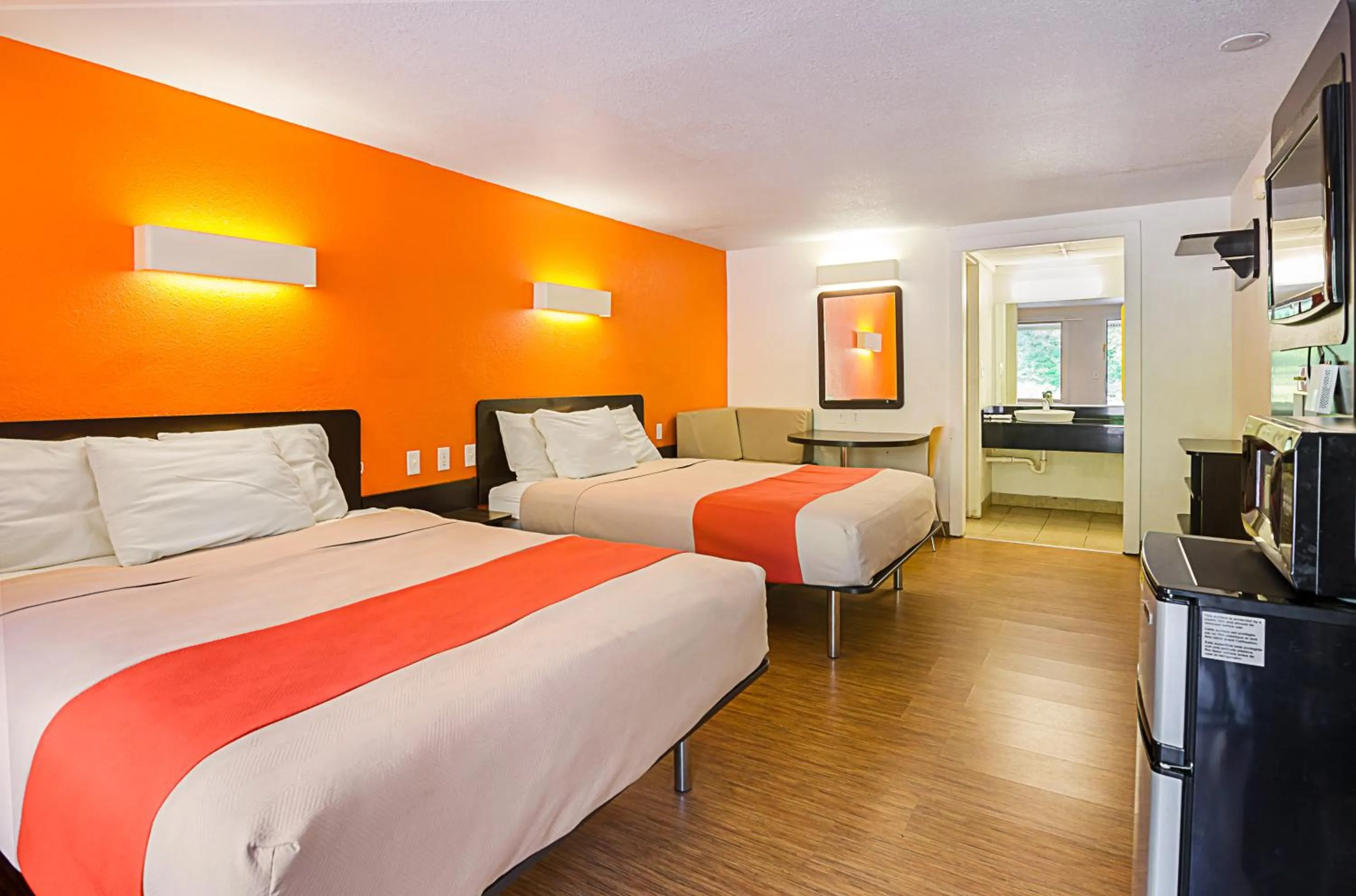 Bedroom in Rodeway Inn