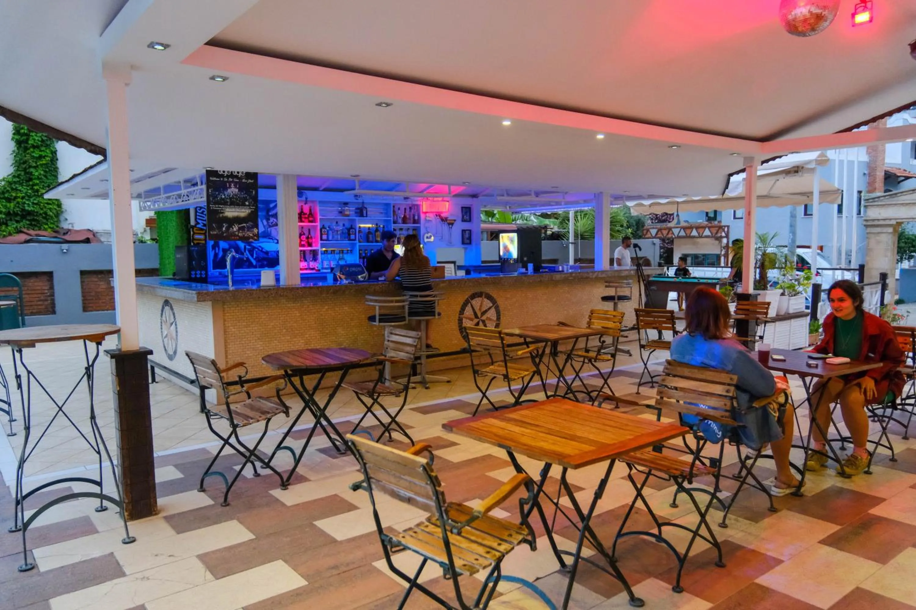 Restaurant/places to eat in Club Selen icmeler