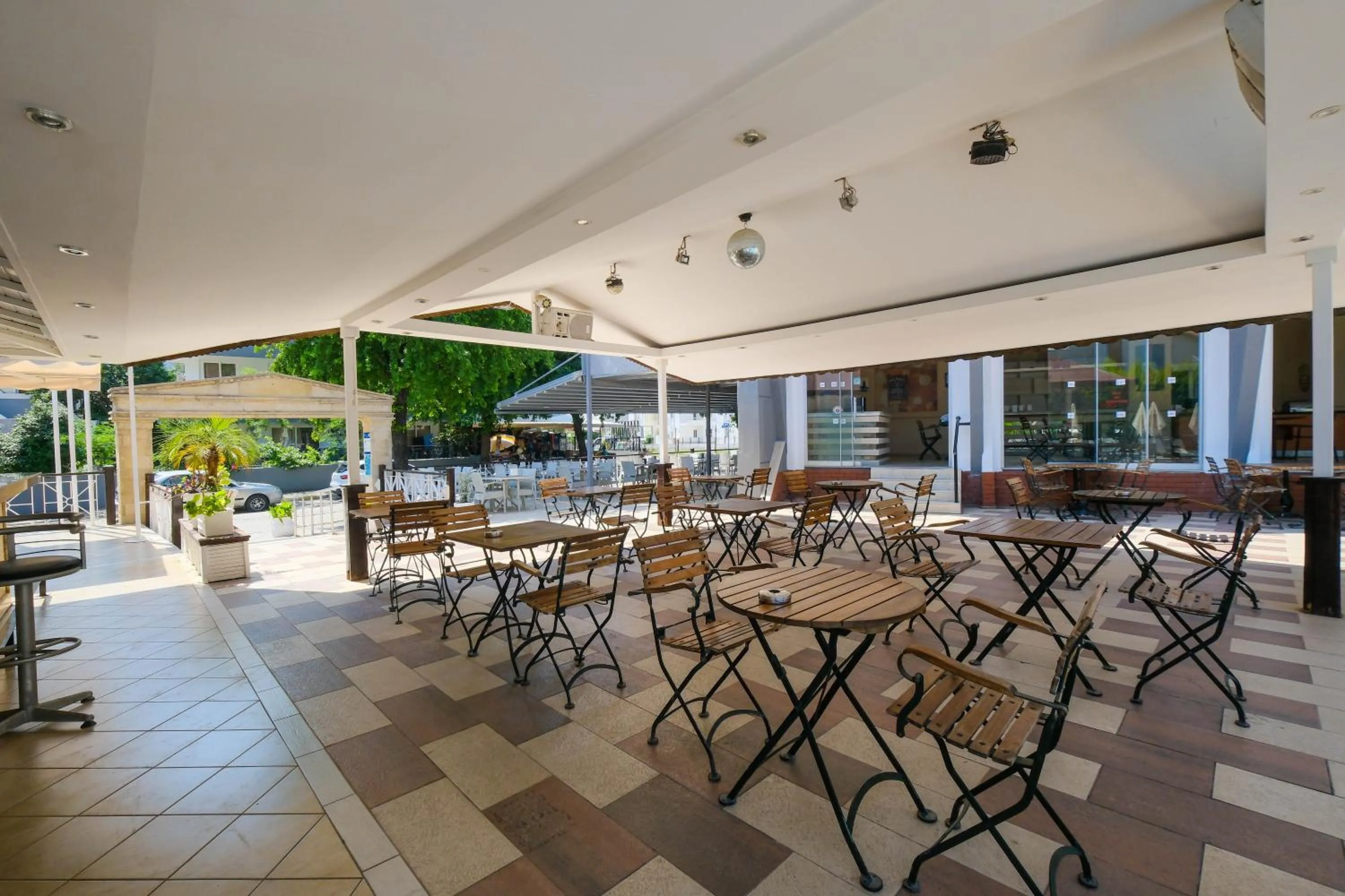 Restaurant/places to eat in Club Selen icmeler