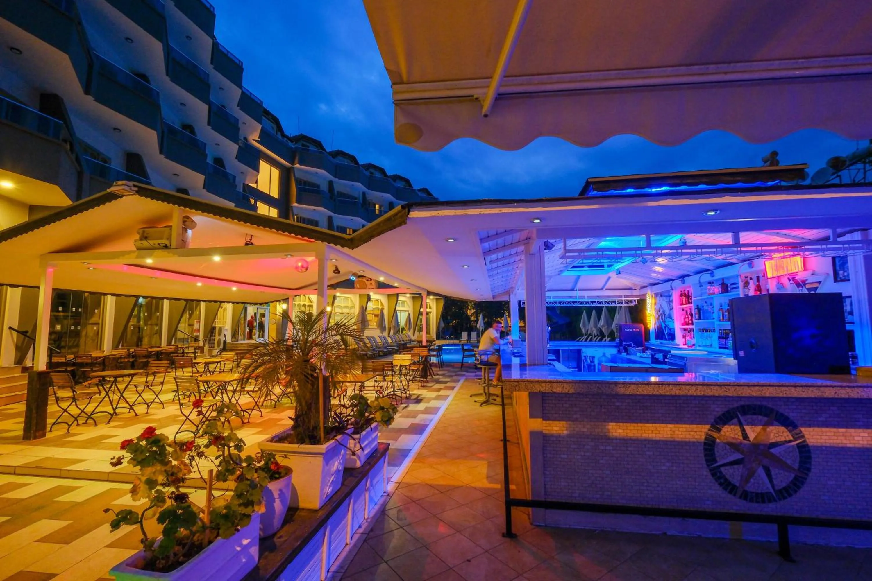 Restaurant/places to eat in Club Selen icmeler