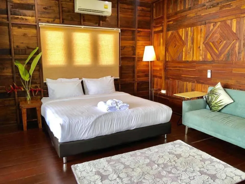 Bed in Itsara bungalow