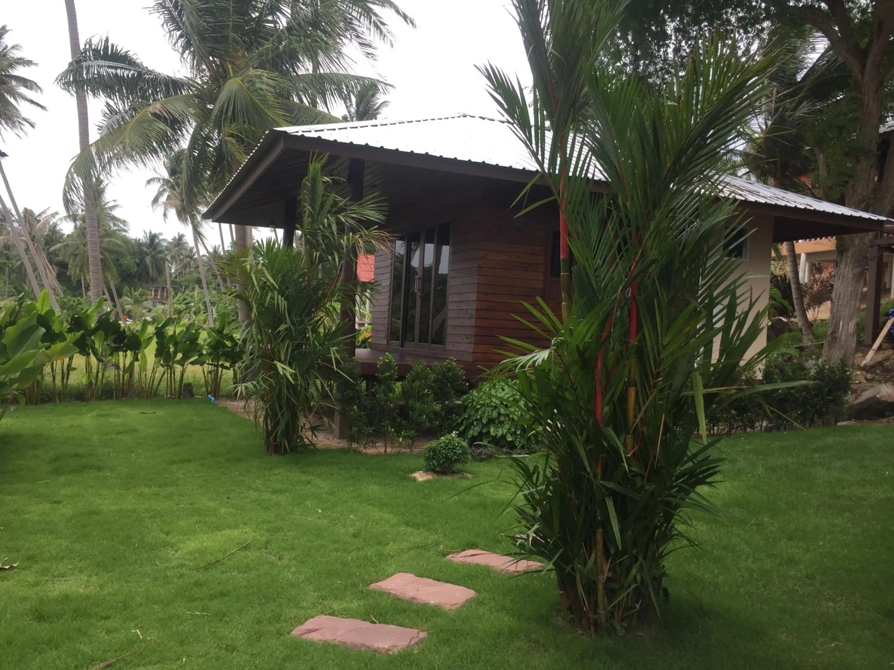 Garden in Itsara bungalow