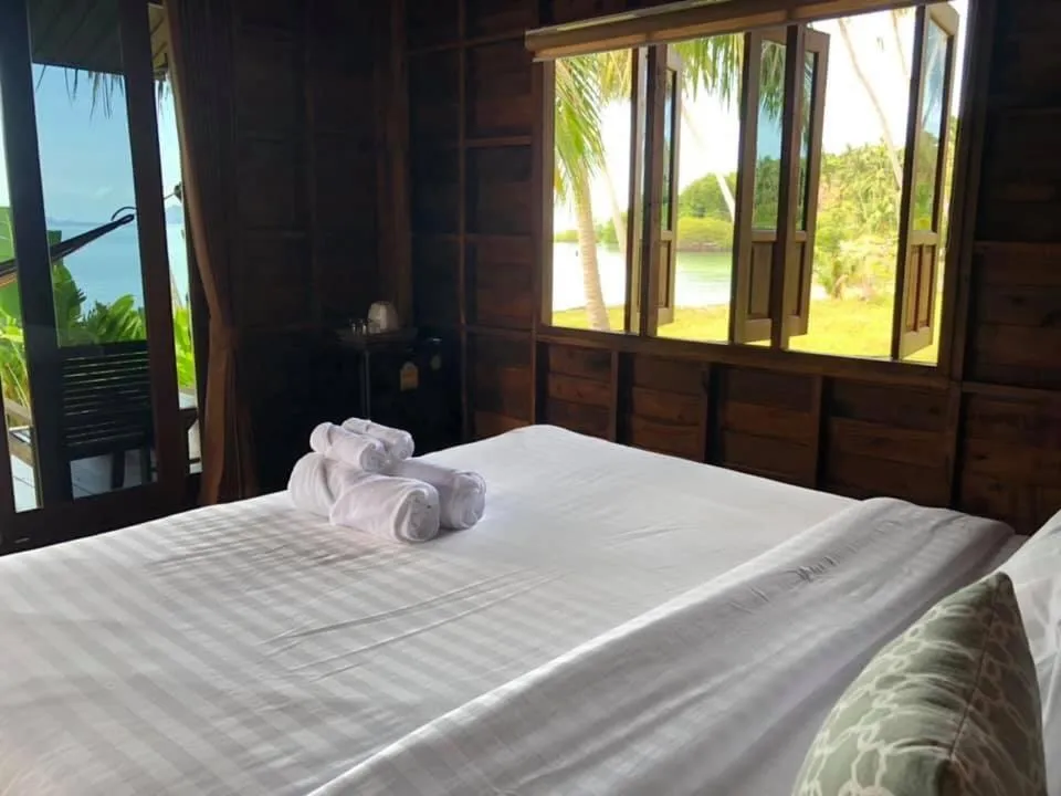 Bed in Itsara bungalow
