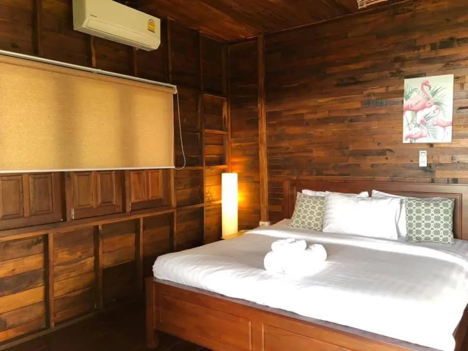 Bed in Itsara bungalow