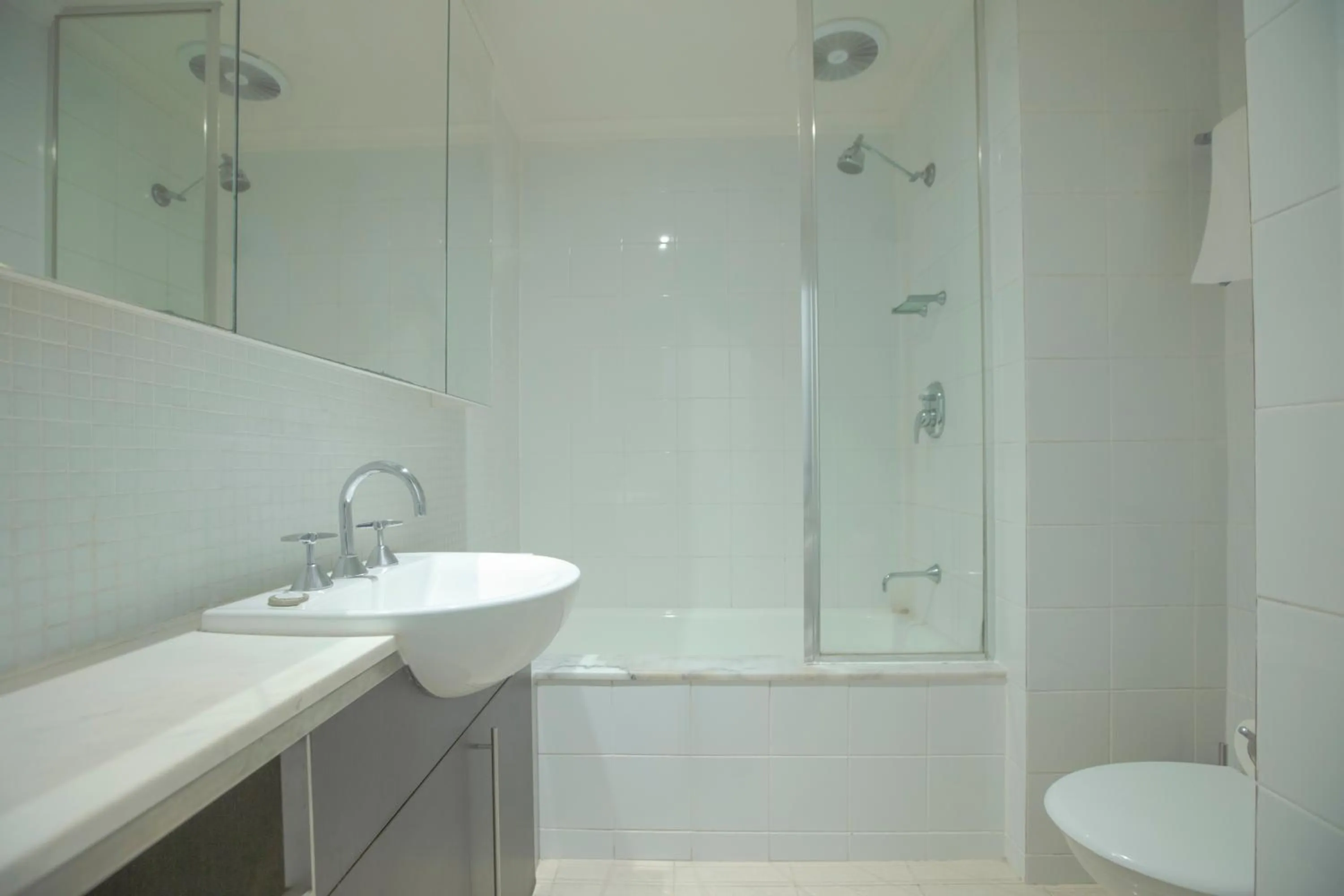 Shower in Park Inn by Radisson Melbourne Carlton