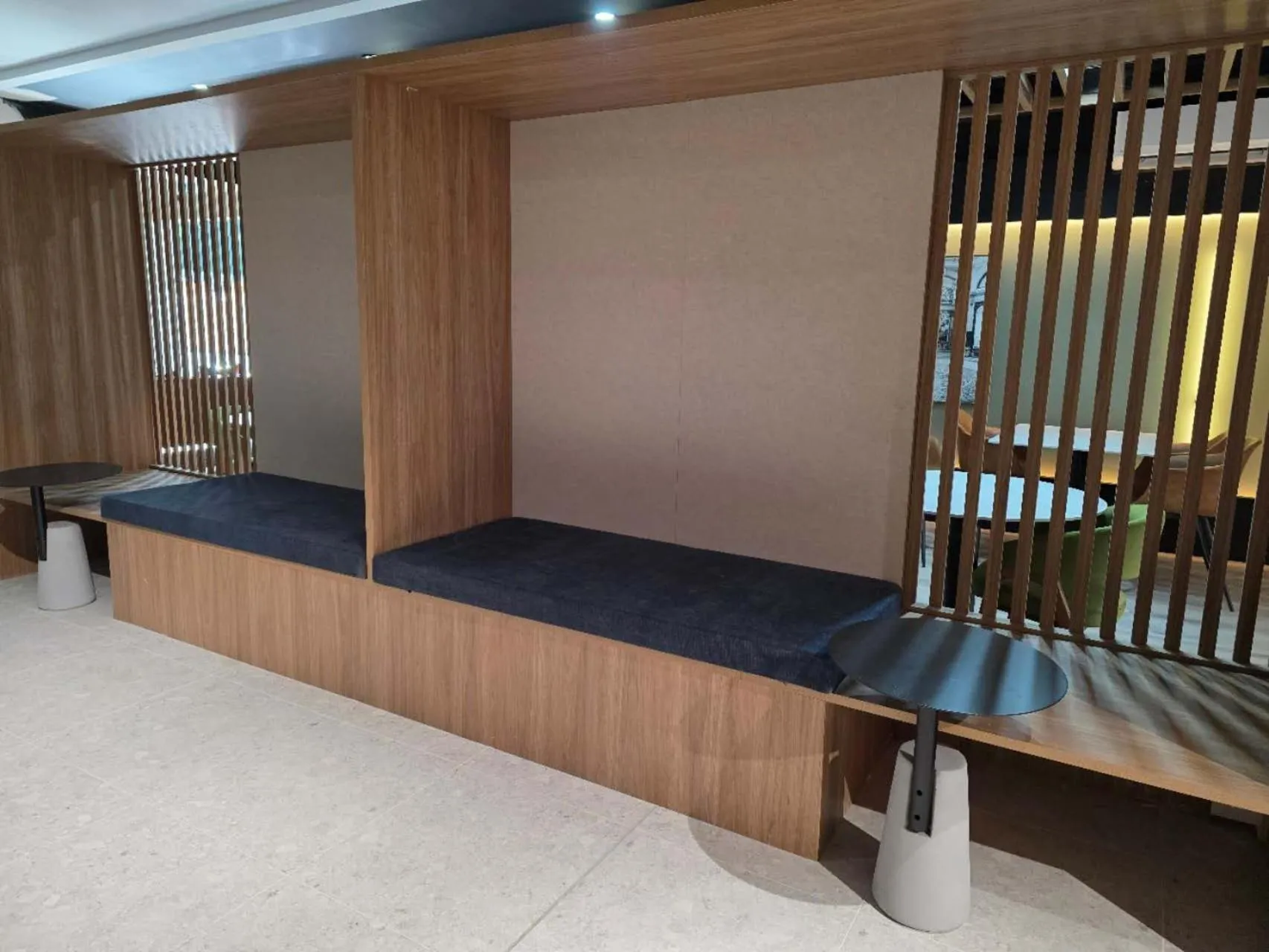 Bed in Park Inn by Radisson Melbourne Carlton